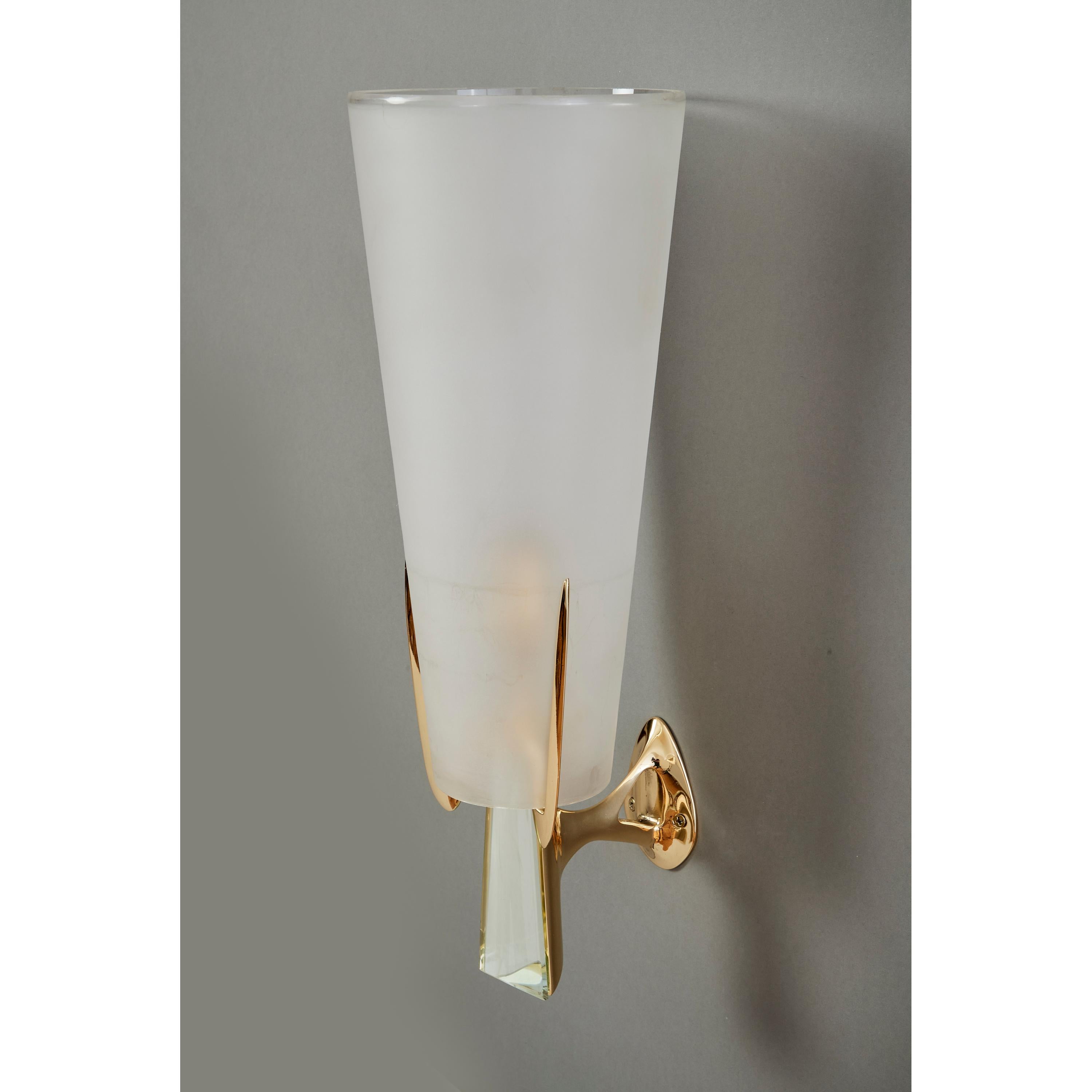 Max Ingrand for Fontana Arte: Rare Sconces in Brass and Crystal, Italy 1955 For Sale 3