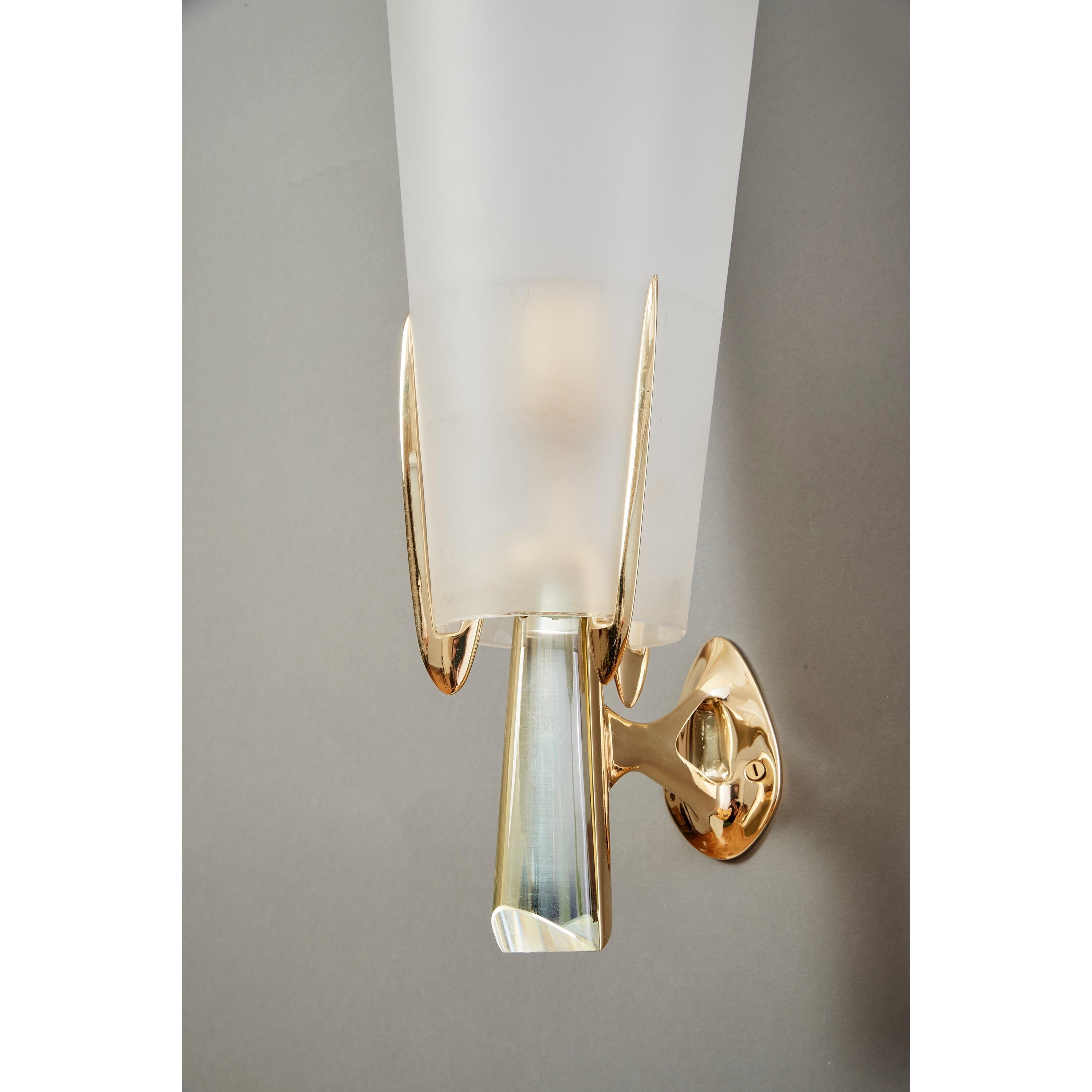 Max Ingrand for Fontana Arte: Rare Sconces in Brass and Crystal, Italy 1955 For Sale 6