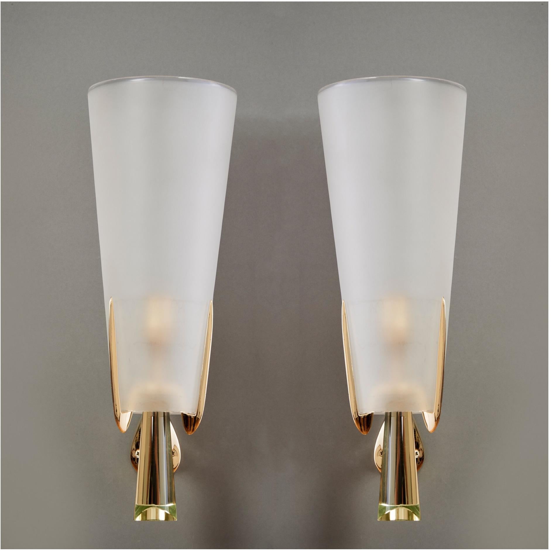 Mid-Century Modern Max Ingrand for Fontana Arte: Rare Sconces in Brass and Crystal, Italy 1955 For Sale