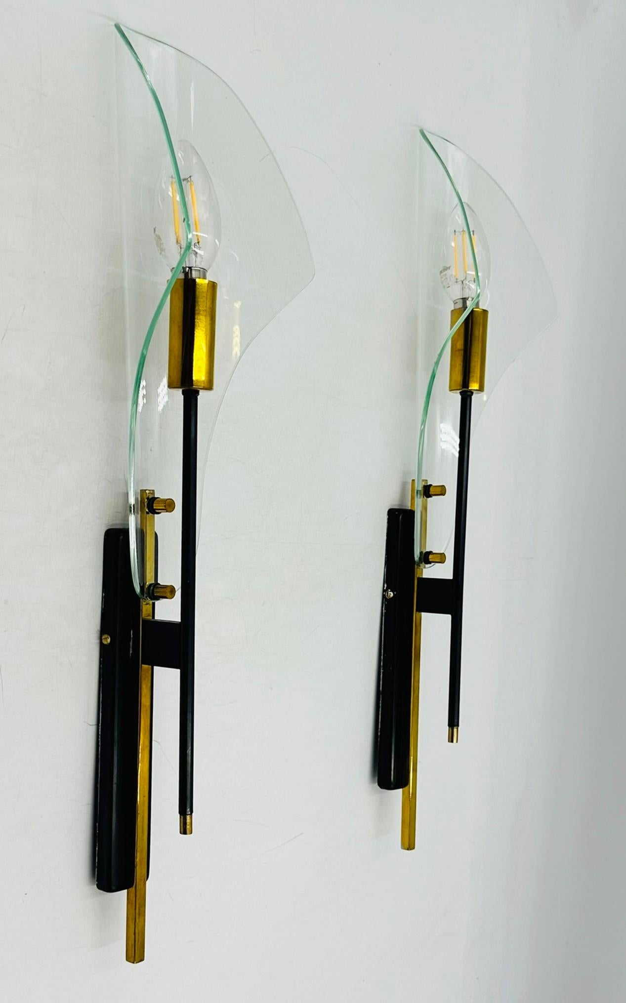 Mid-Century Modern Max Ingrand for Fontana Arte Glass Wall Sconces, circa 1960 For Sale