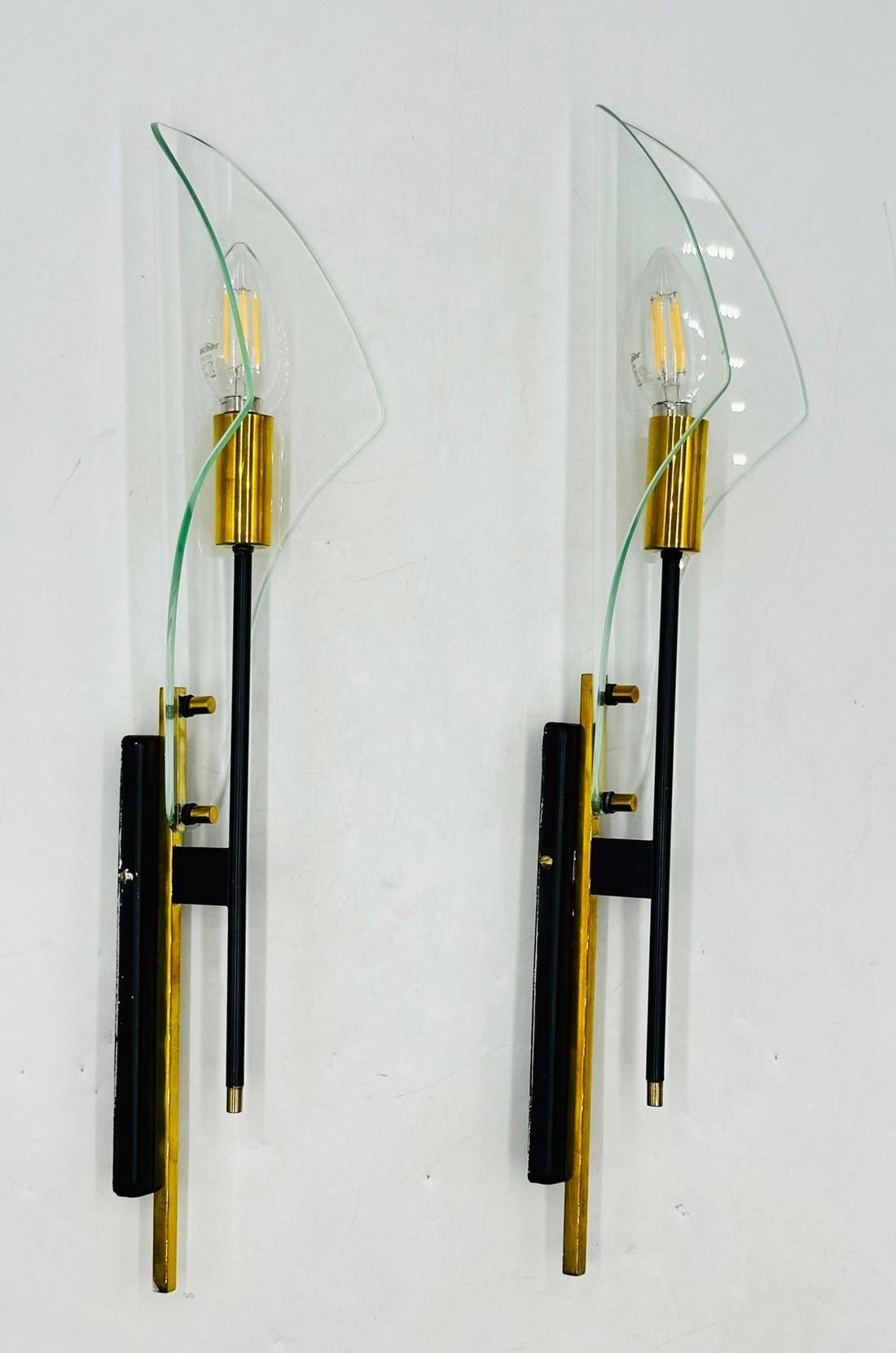 Hand-Crafted Max Ingrand for Fontana Arte Glass Wall Sconces, circa 1960 For Sale