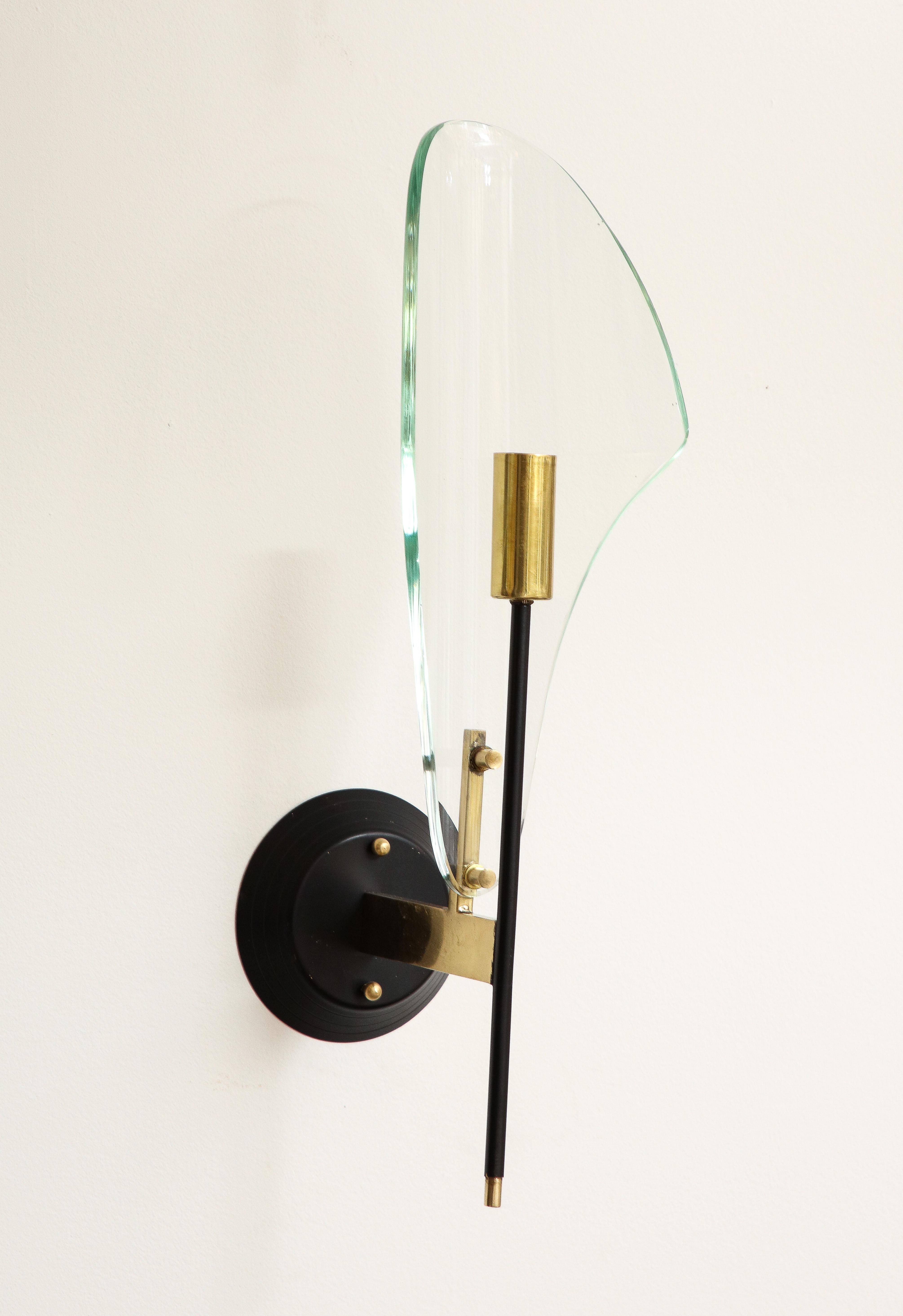 Mid-Century Modern Max Ingrand for Fontana Arte Glass Wall Sconce, circa 1960 For Sale