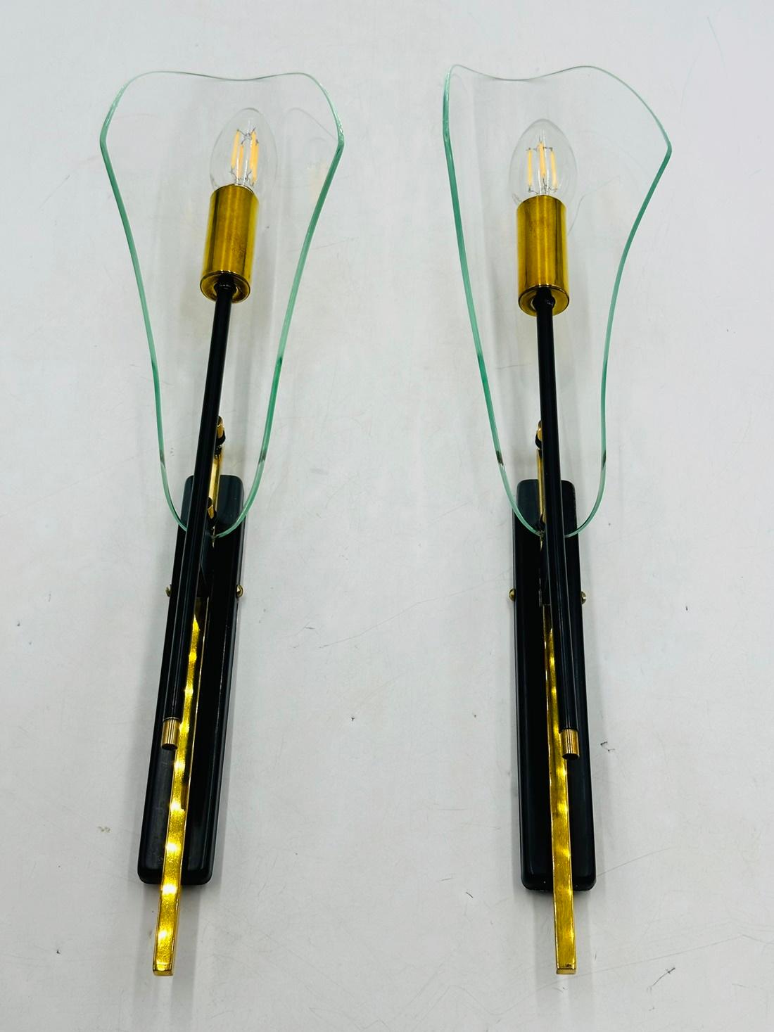 Max Ingrand for Fontana Arte Glass Wall Sconces, circa 1960 In Good Condition For Sale In Los Angeles, CA