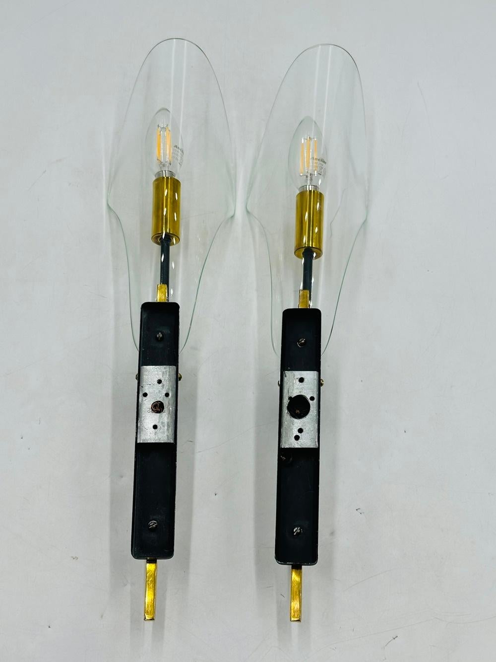 Mid-20th Century Max Ingrand for Fontana Arte Glass Wall Sconces, circa 1960 For Sale