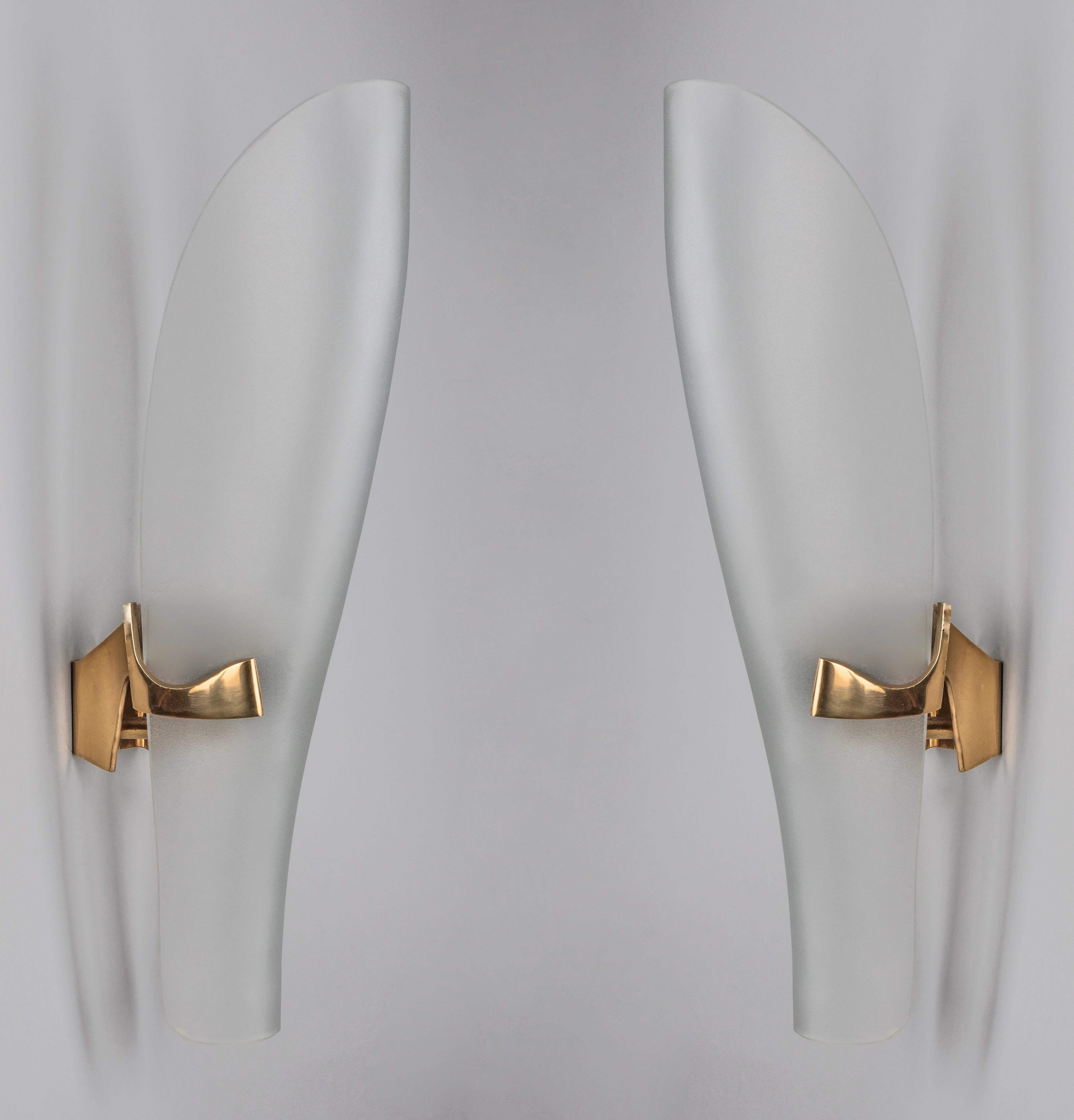Italian Max Ingrand for Fontana Arte Long Curved Glass and Brass Sconces, Italy 1950's