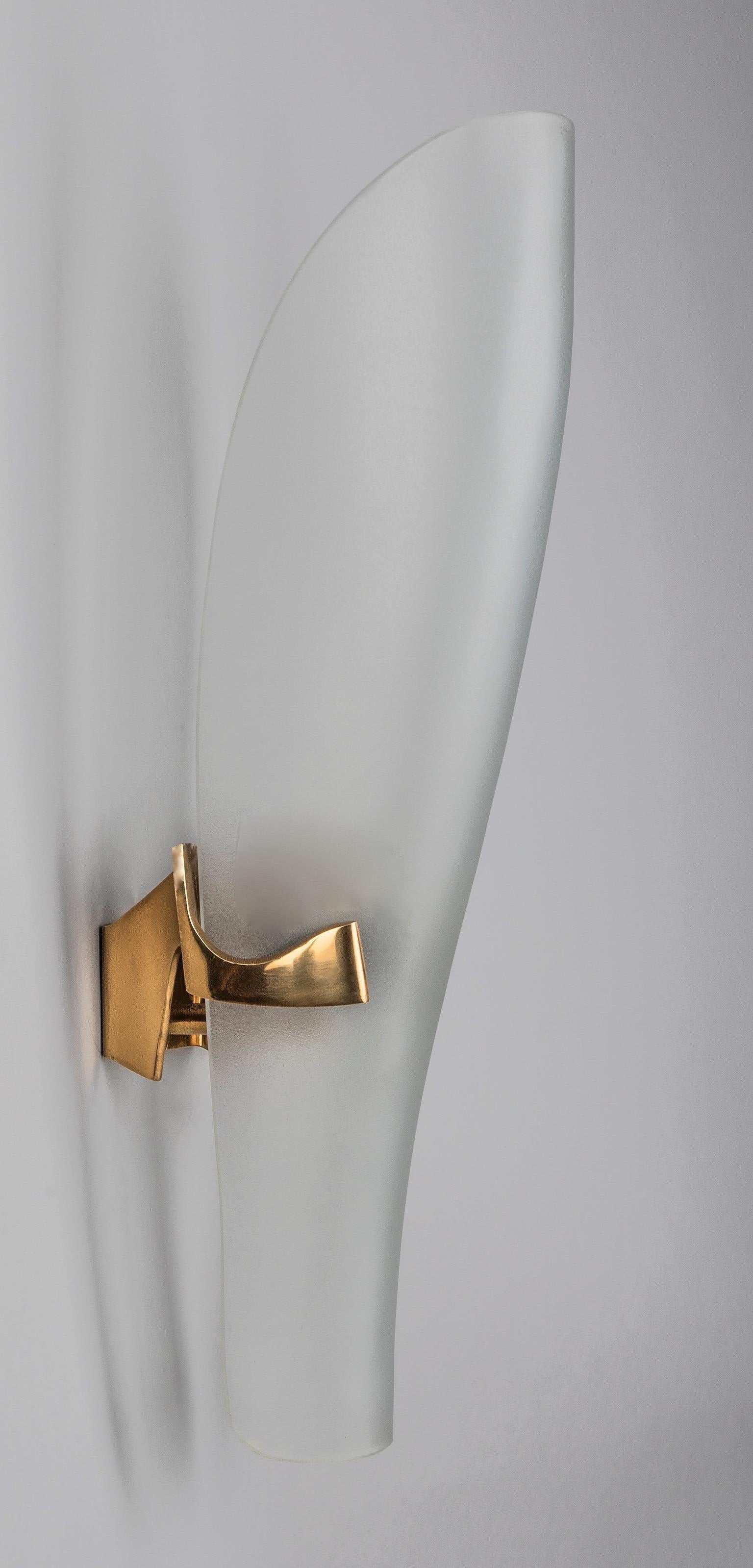 Max Ingrand for Fontana Arte Long Curved Glass and Brass Sconces, Italy 1950's 1