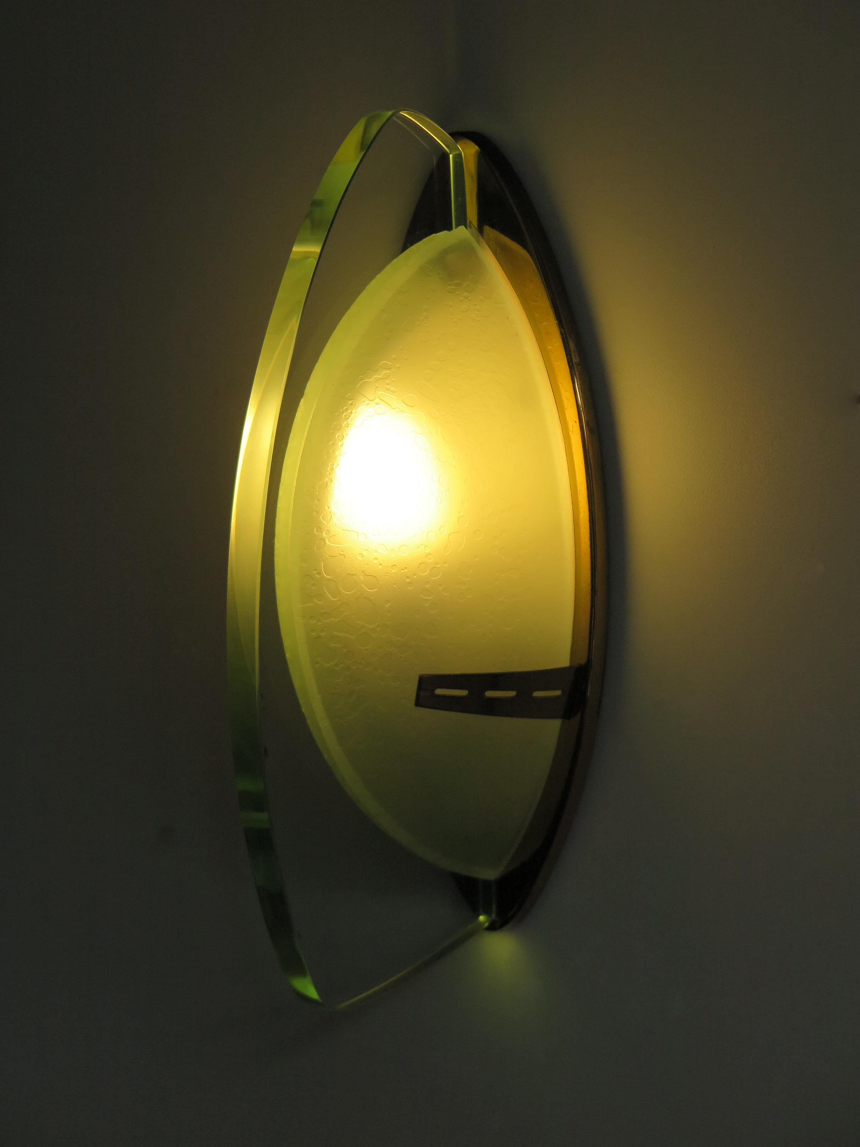 Italian Max Ingrand for Fontana Arte Midcentury Brass Glass Sconce Wall Lamp Italy 1960s