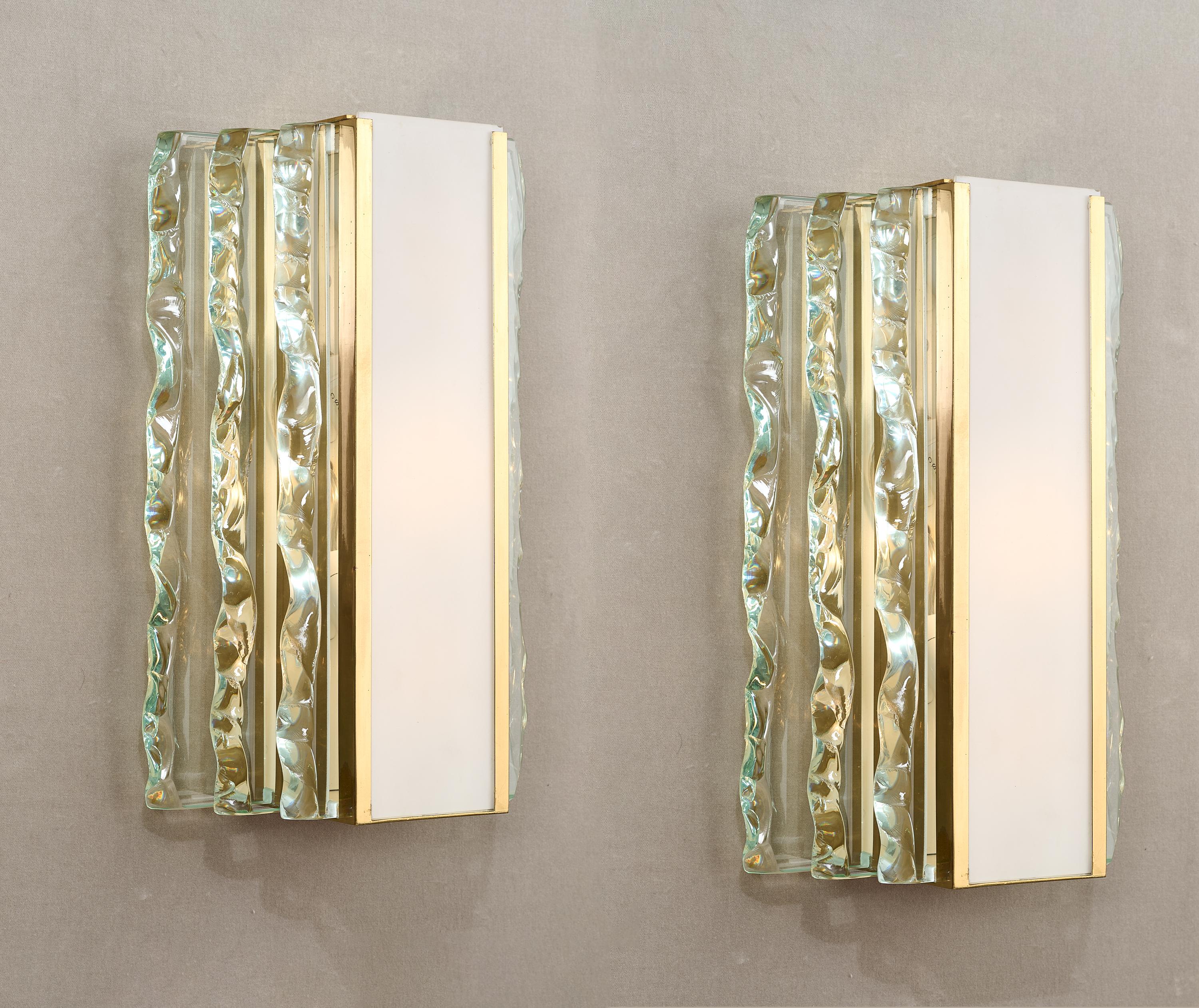 Italian Max Ingrand for Fontana Arte: Pair of Cut Crystal and Brass Sconces, Italy 1954 For Sale