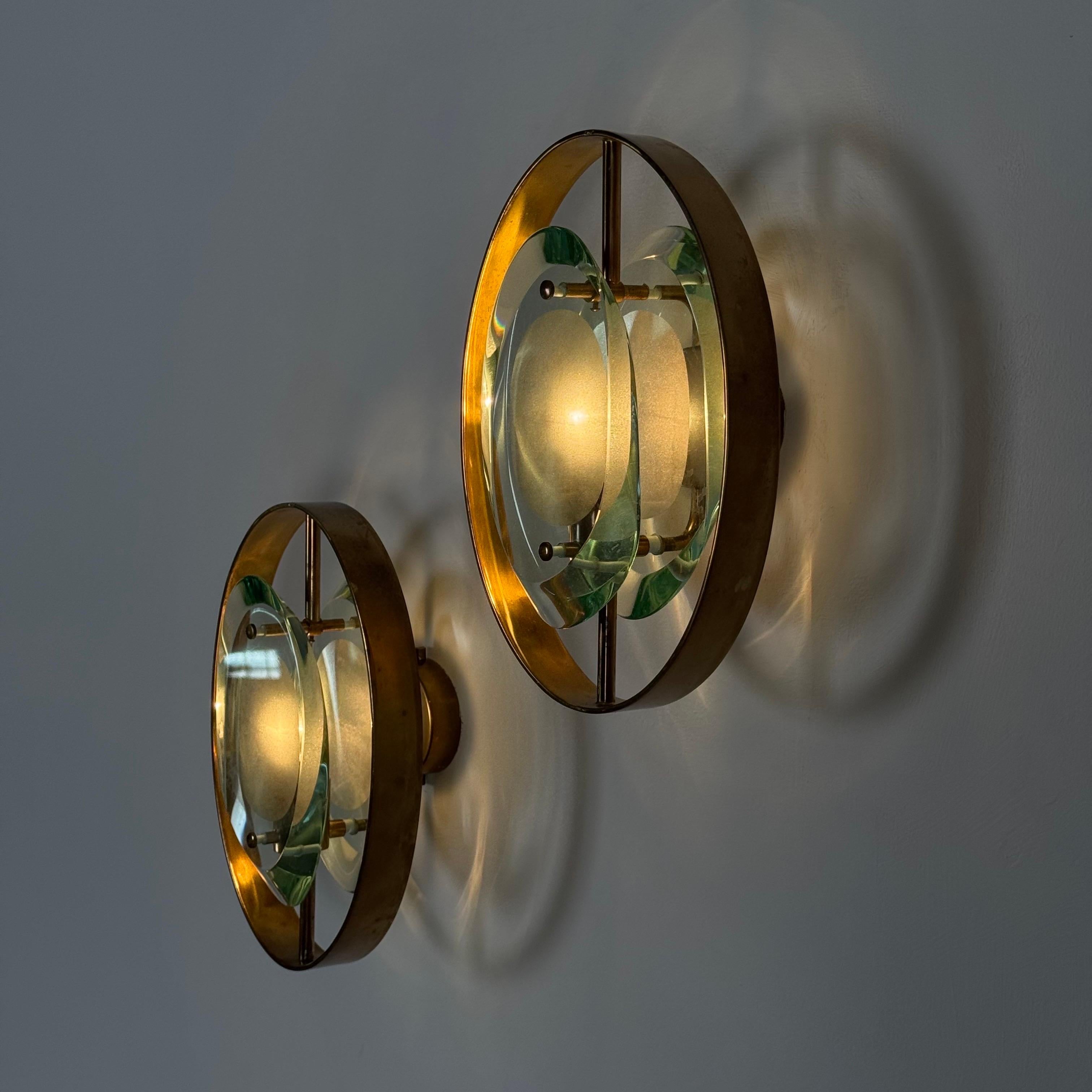 Max Ingrand for Fontana Arte, Pair of ‘Micro’ Sconces, Model 2240, 1950s, Signed In Good Condition For Sale In Brescia, Brescia