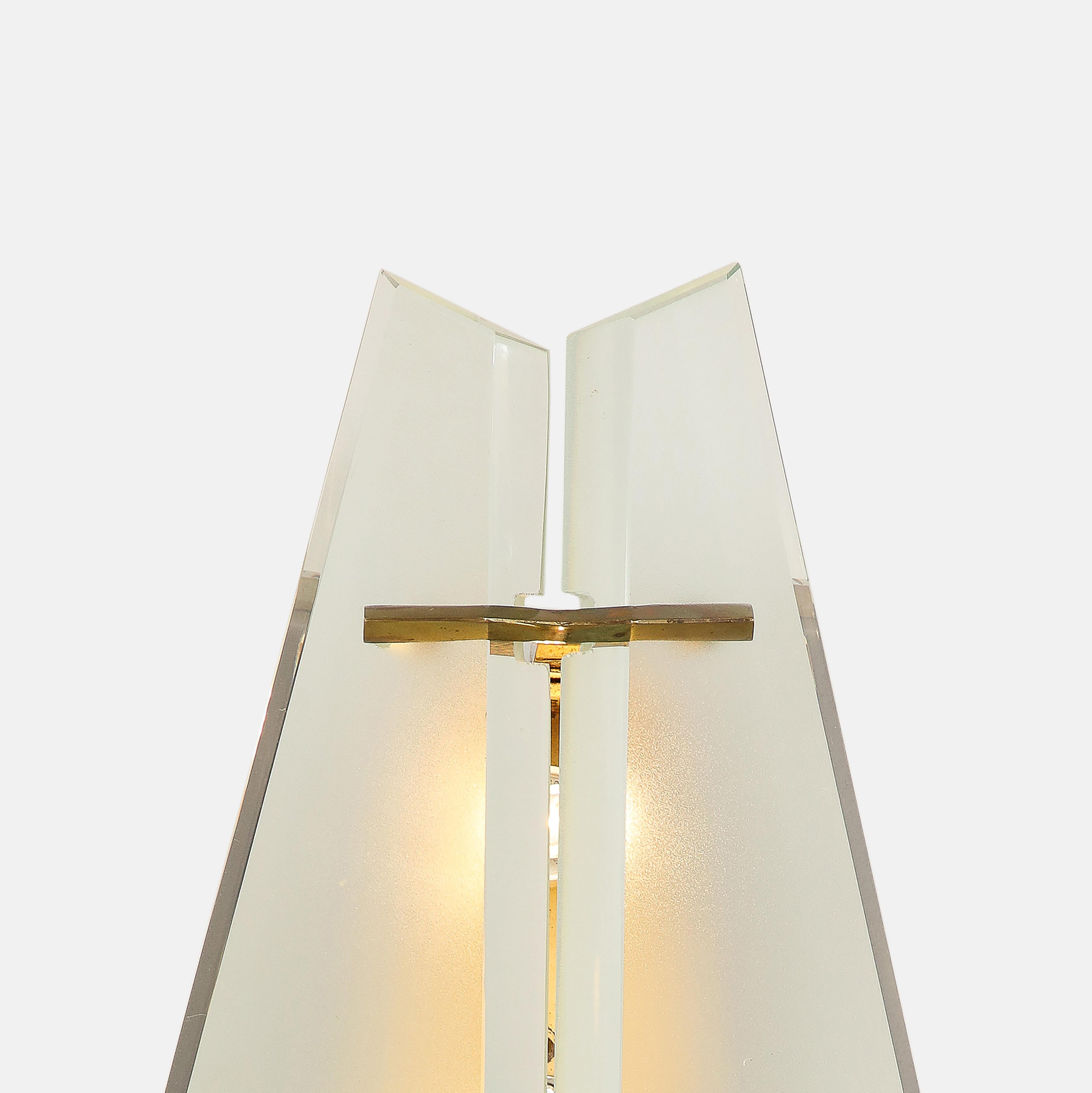 Max Ingrand for Fontana Arte Pair of Sconces Model 1943 In Good Condition For Sale In New York, NY