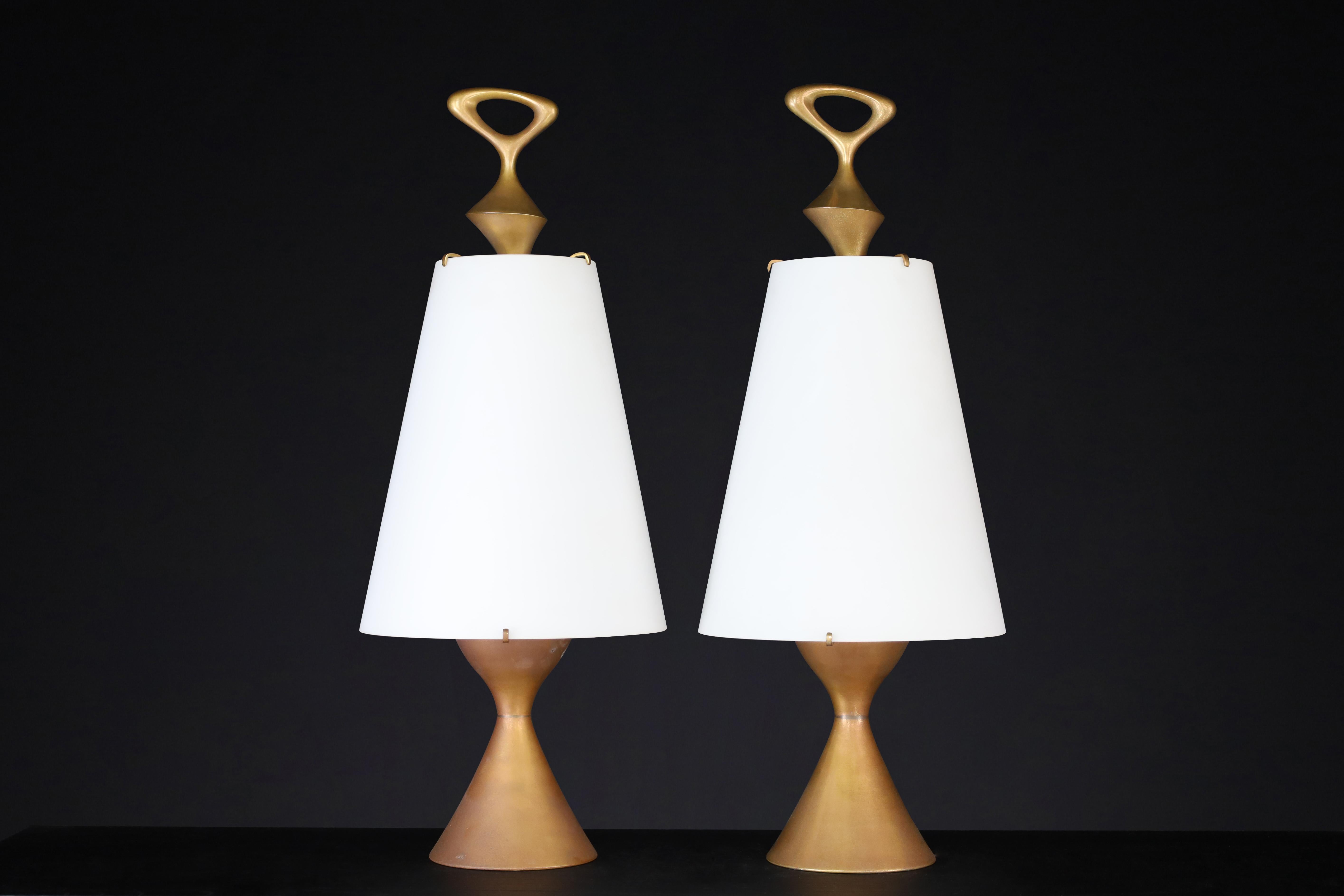 Max Ingrand for Fontana Arte pair of two Patinated Brass table lamps Italy 1956 For Sale 5