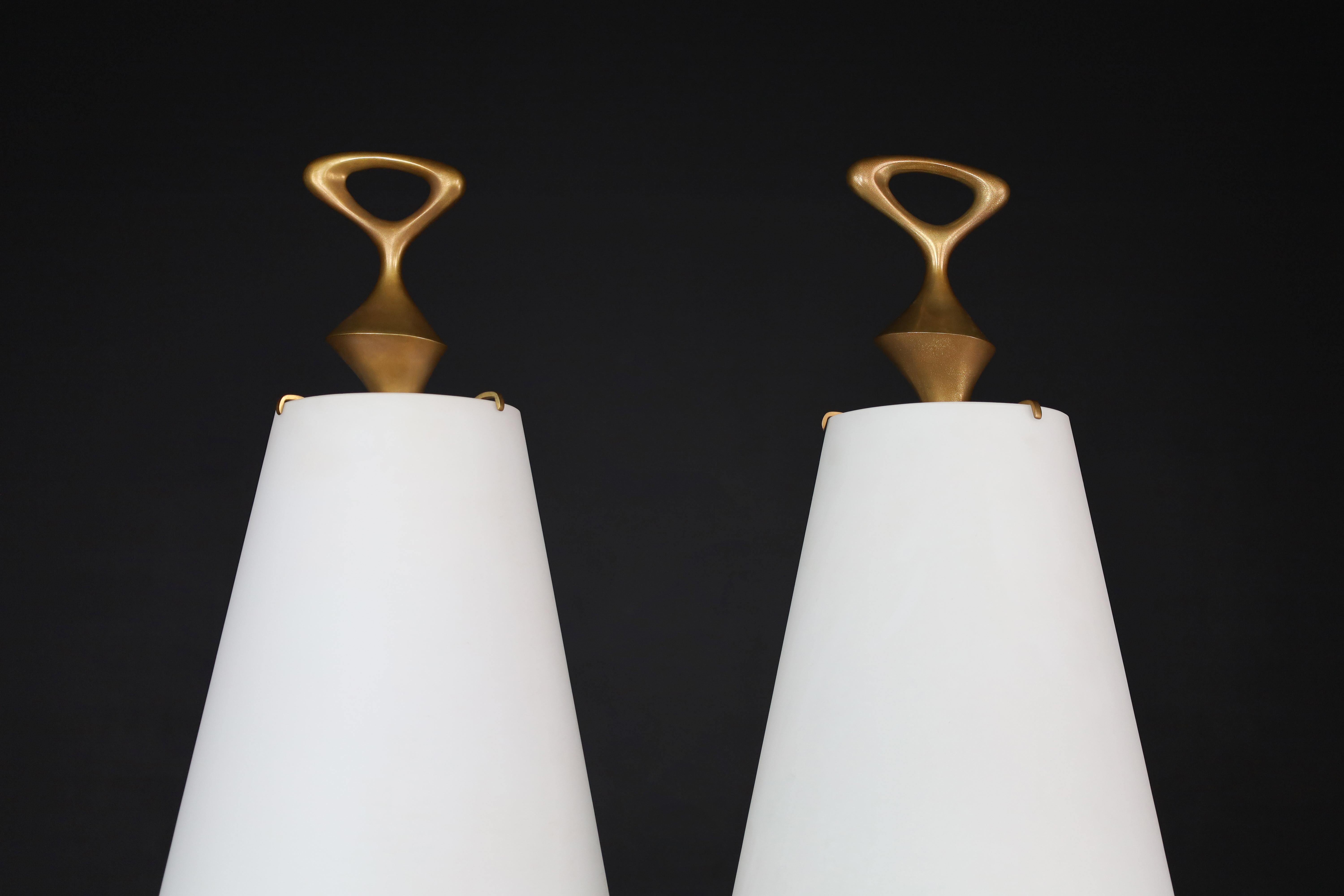 Max Ingrand for Fontana Arte pair of two Patinated Brass table lamps Italy 1956 For Sale 2