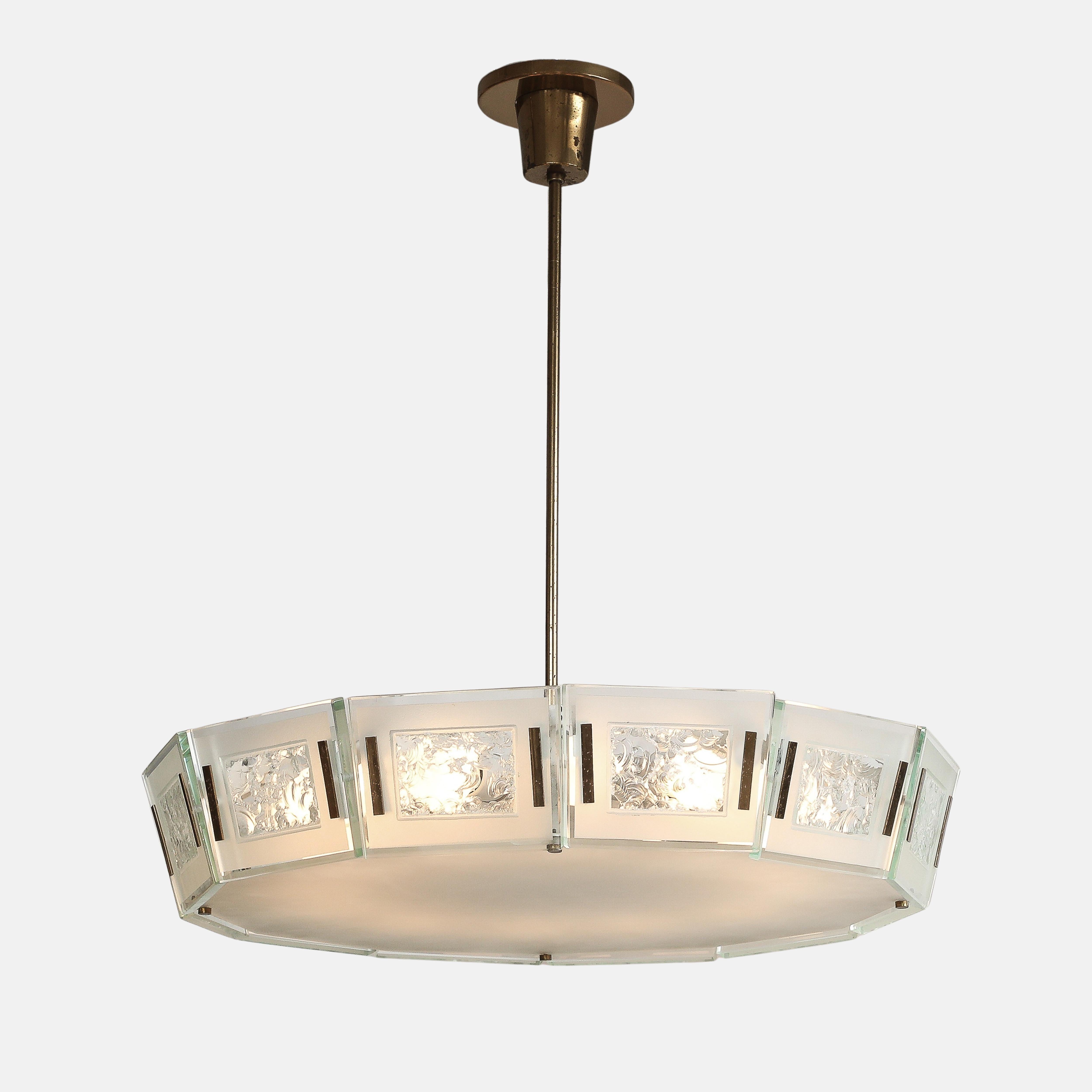 Mid-Century moderno Max Ingrand per Fontana Arte Raro lampadario in cristallo Modello 2270 in vendita