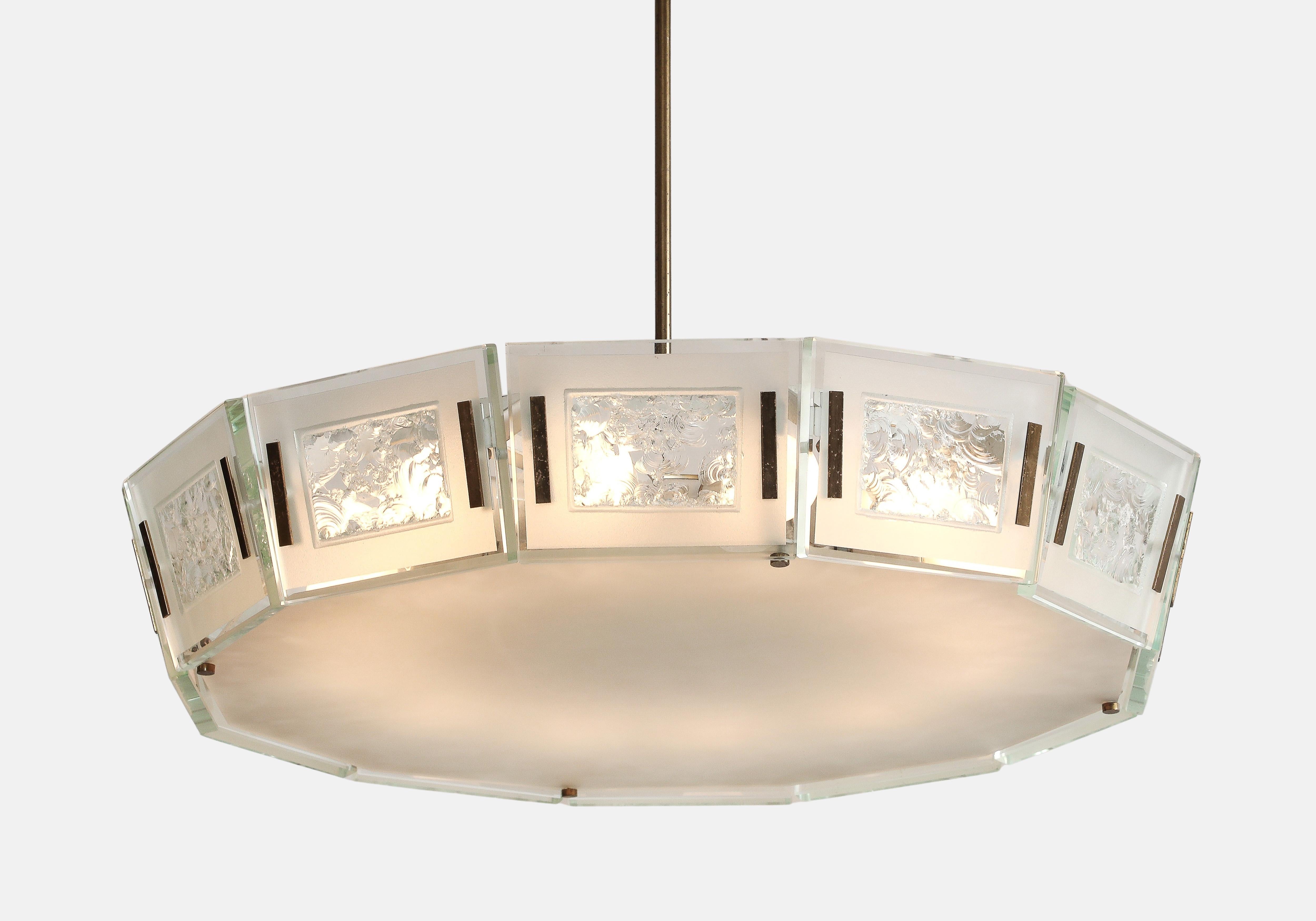 Italiano Max Ingrand per Fontana Arte Raro lampadario in cristallo Modello 2270 in vendita