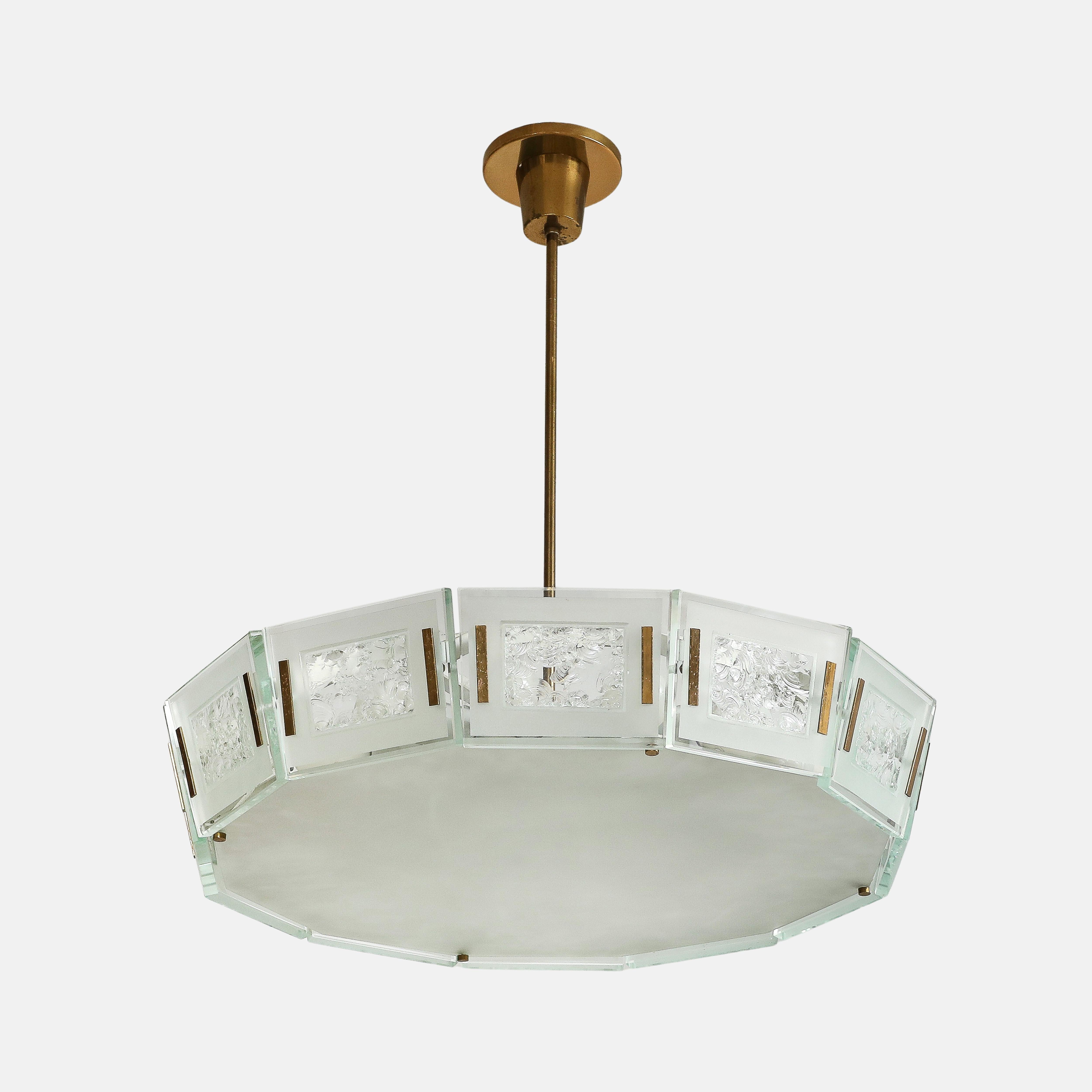Ottone Max Ingrand per Fontana Arte Raro lampadario in cristallo Modello 2270 in vendita