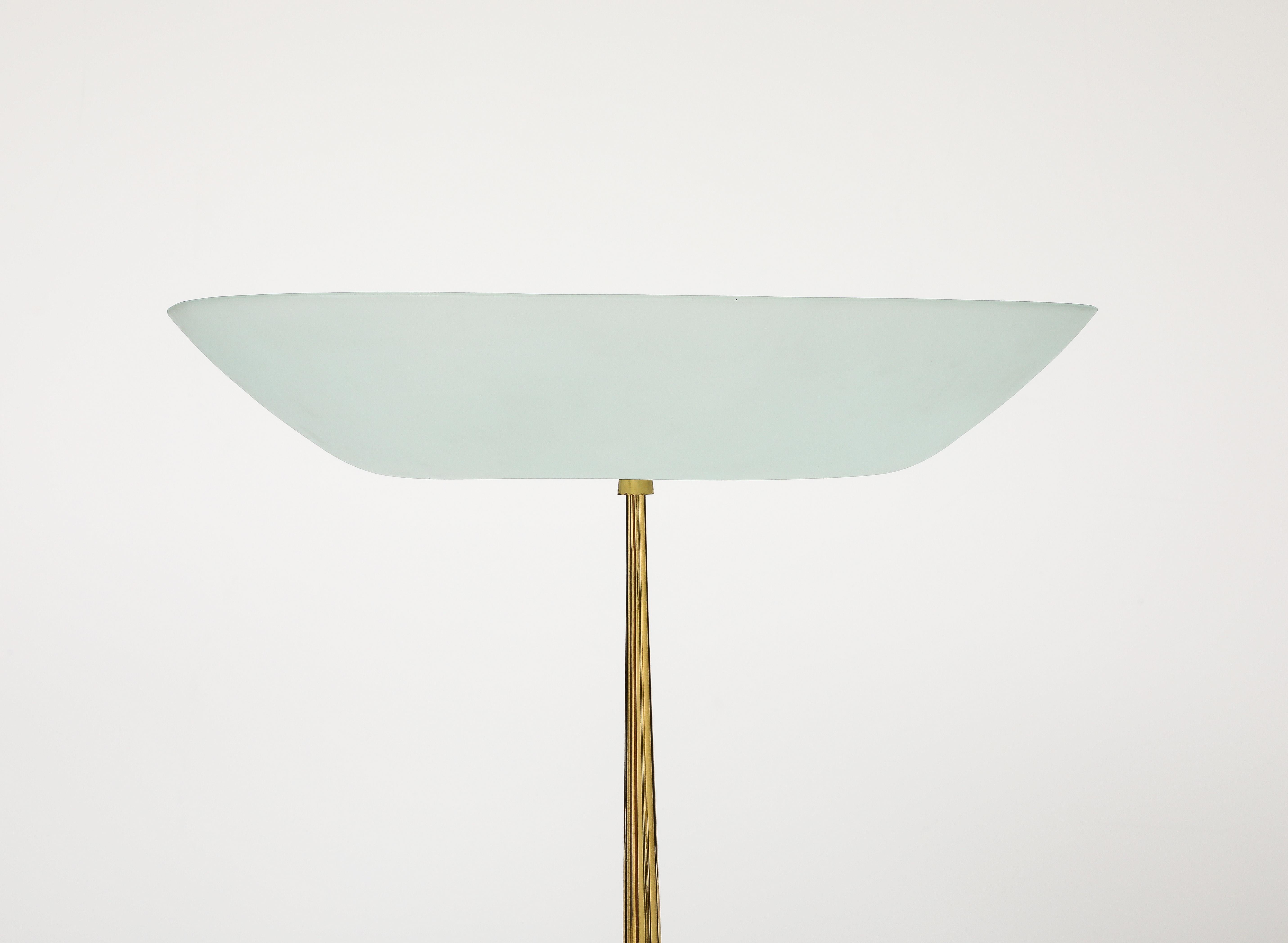 Italian Max Ingrand for Fontana Arte Rare Floor Lamp Model 1692 in Brass and Glass For Sale