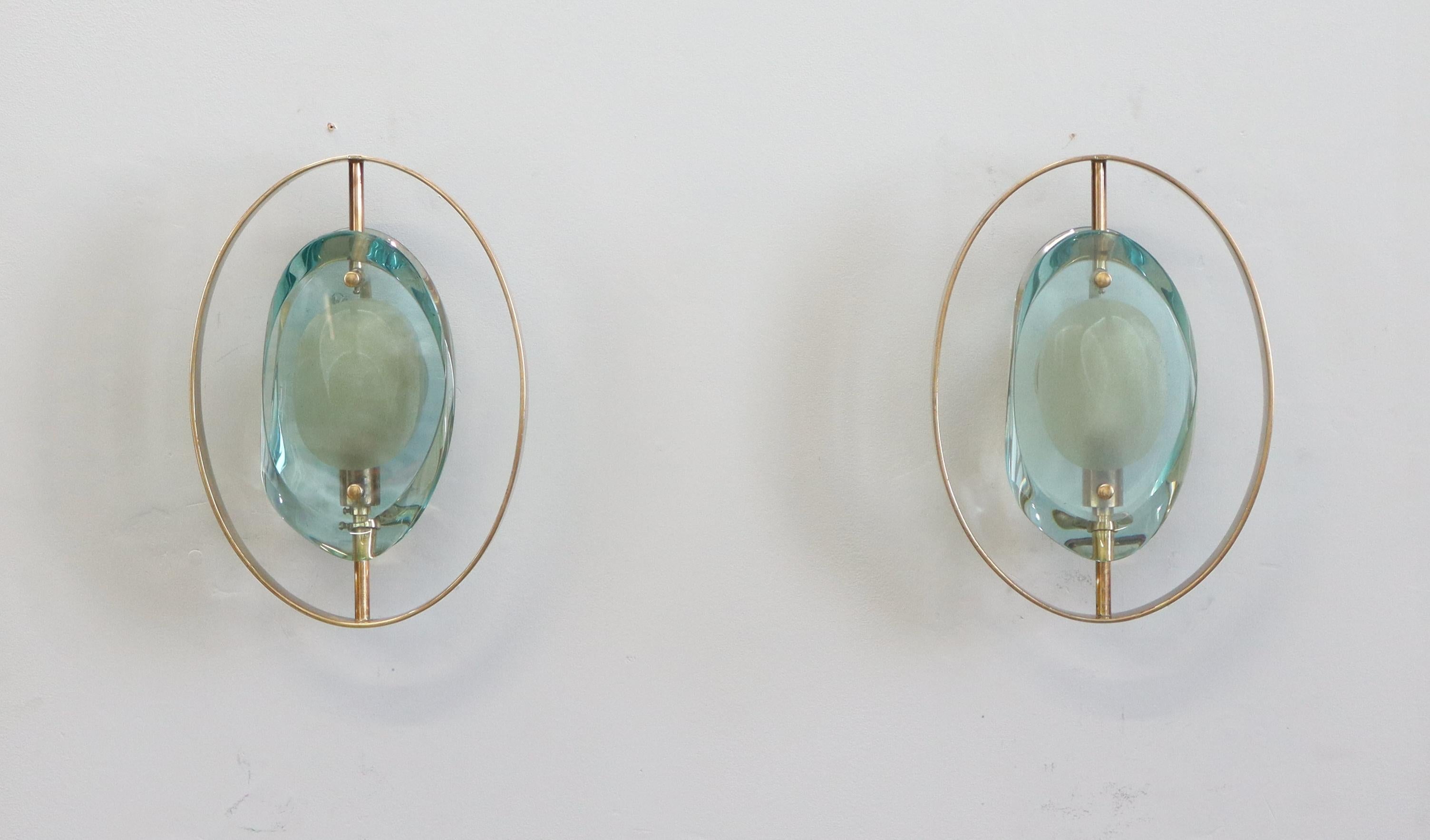 italien Paire d'appliques « Micro » rares signées Max Ingrand pour Fontana Arte, modèle 2240 en vente