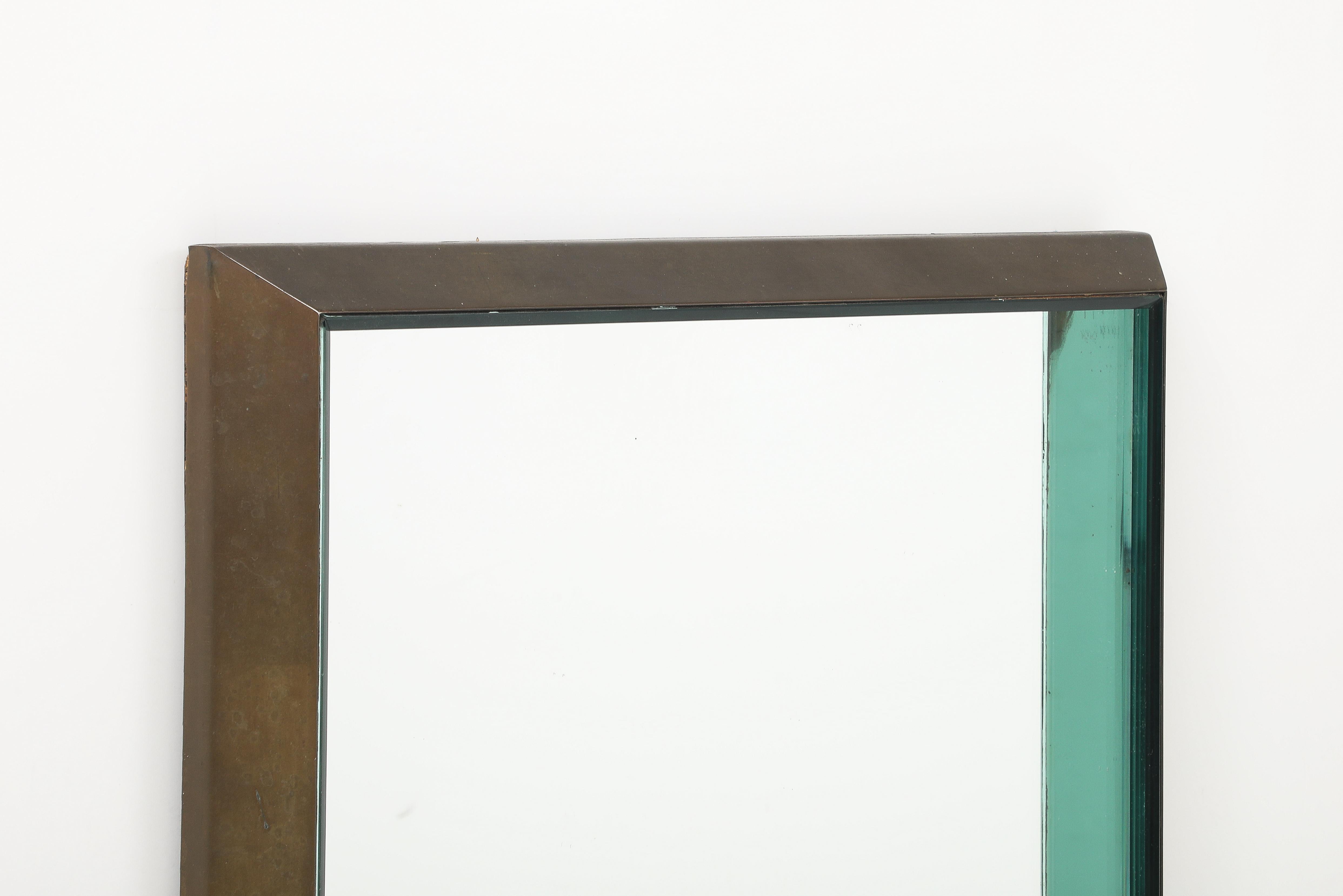 Italiano Max Ingrand per Fontana Arte Raro Specchio rettangolare in ottone e vetro Model 2172A in vendita