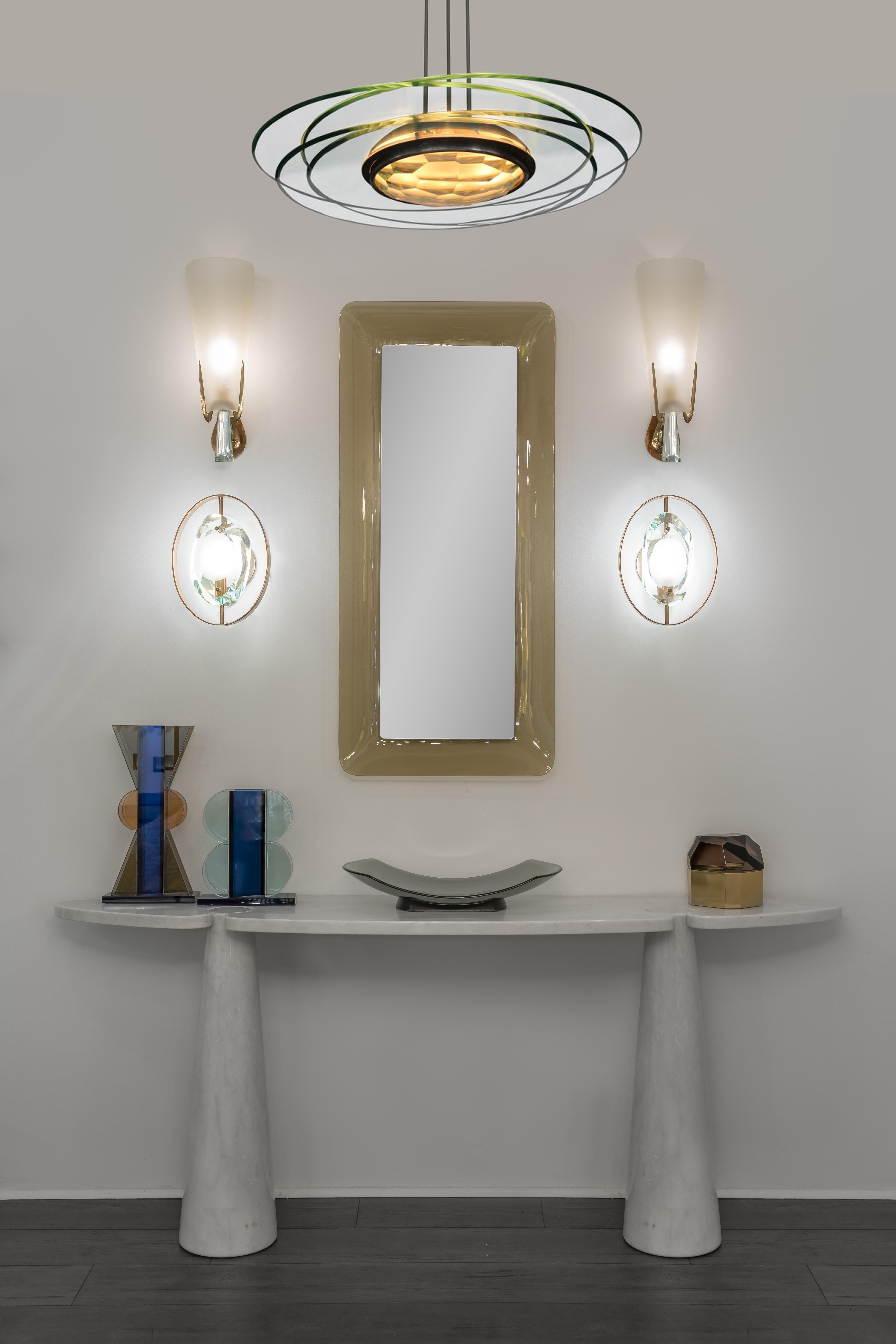 Max Ingrand pour Fontana Arte Rare applique simple en verre satiné et laiton, années 1950 en vente 3