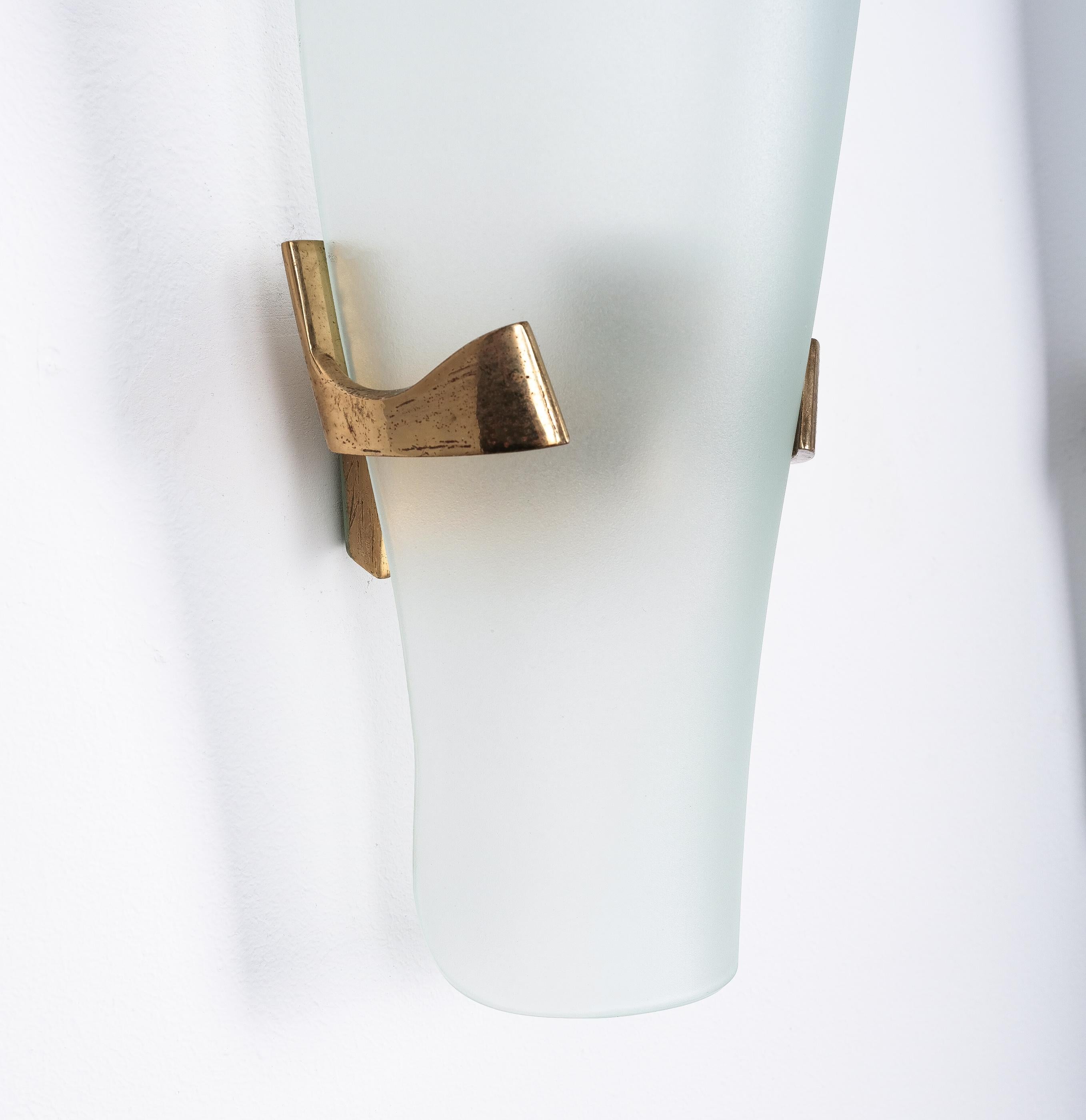 Max Ingrand Mod. 1636 Fontana Arte Glass Brass Sconces Pair , Italy, 1960 For Sale 1