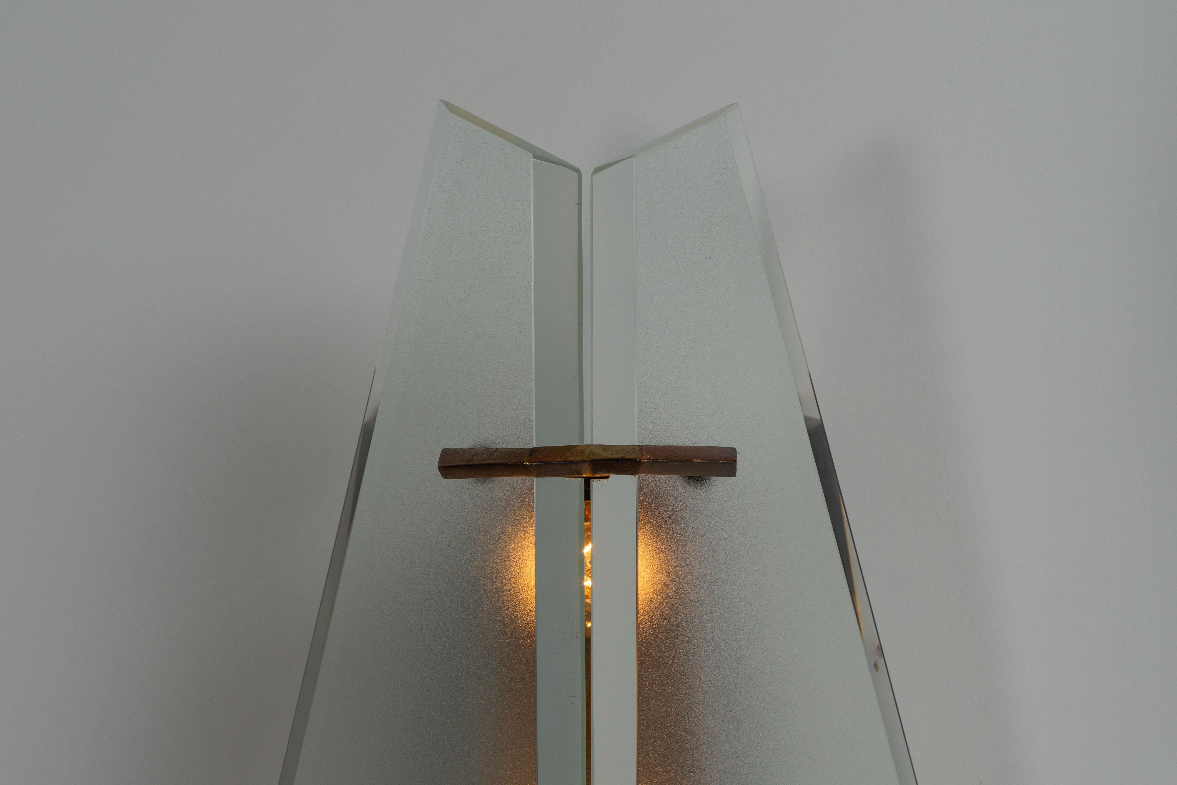 Max Ingrand model 1943 sconces Fontana Arte Italy 1961 In Good Condition In Roosendaal, Noord Brabant