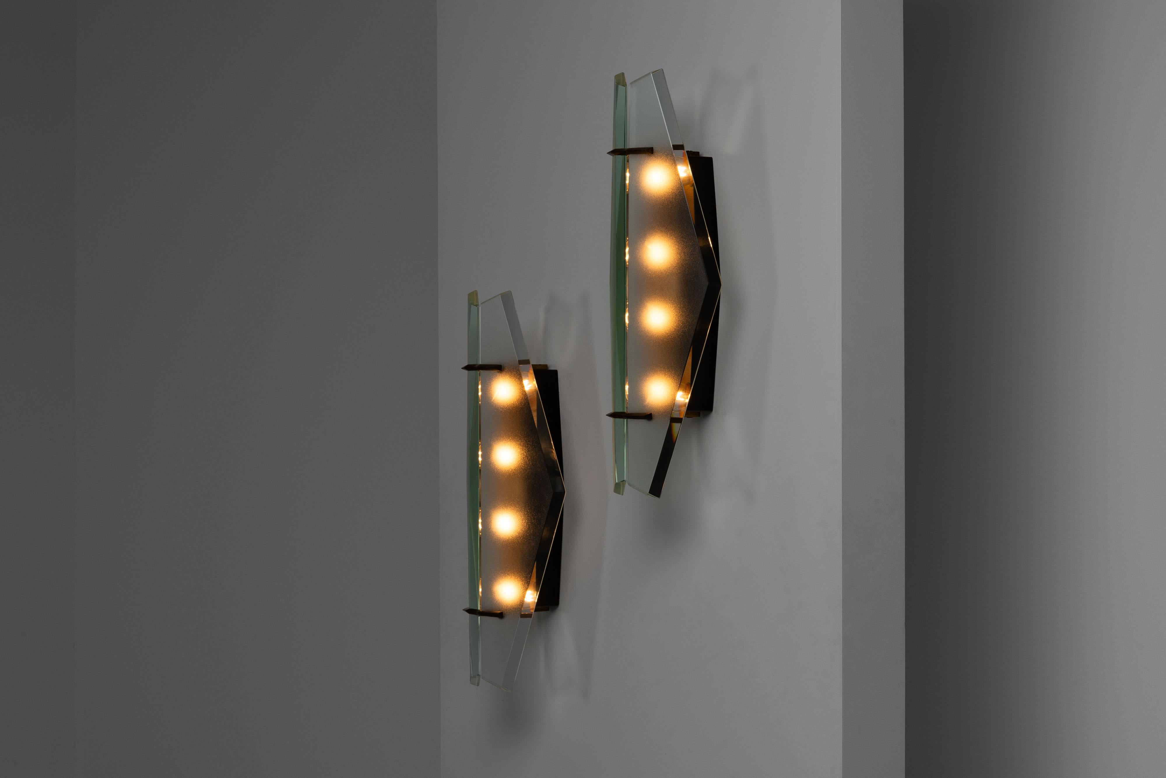 Mid-20th Century Max Ingrand model 1943 sconces Fontana Arte Italy 1961