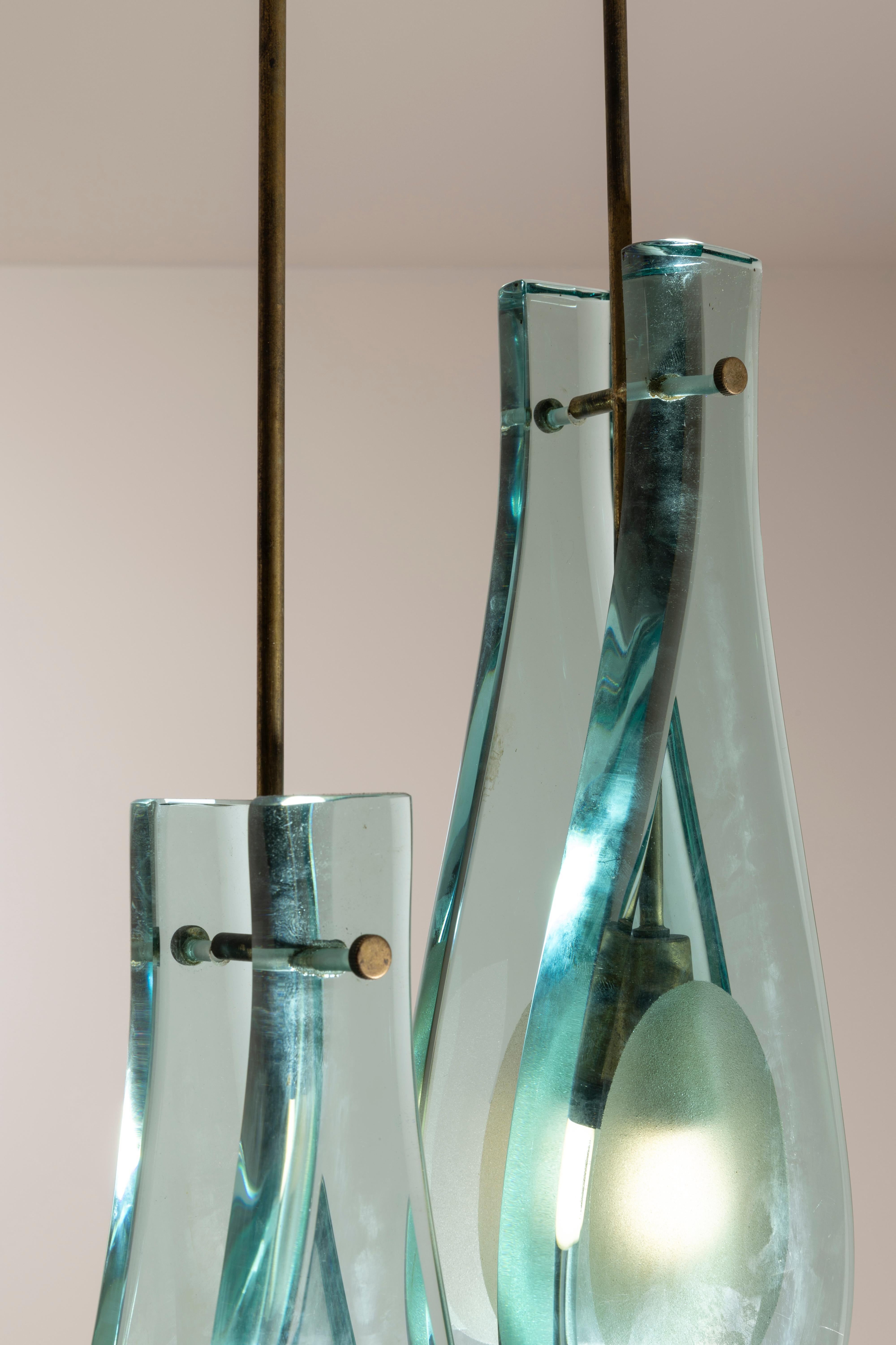 Max Ingrand model 2259/2 glass and brass chandelier by Fontana Arte, Italy 1960s In Good Condition For Sale In Chiavari, Liguria