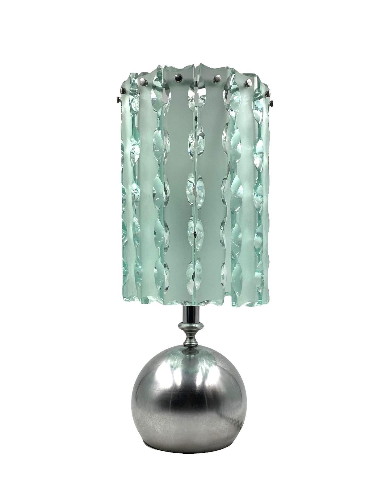 Max Ingrand, molded glass table lamp, Zero Quattro for Fontana Arte, Italy 1970 For Sale 3