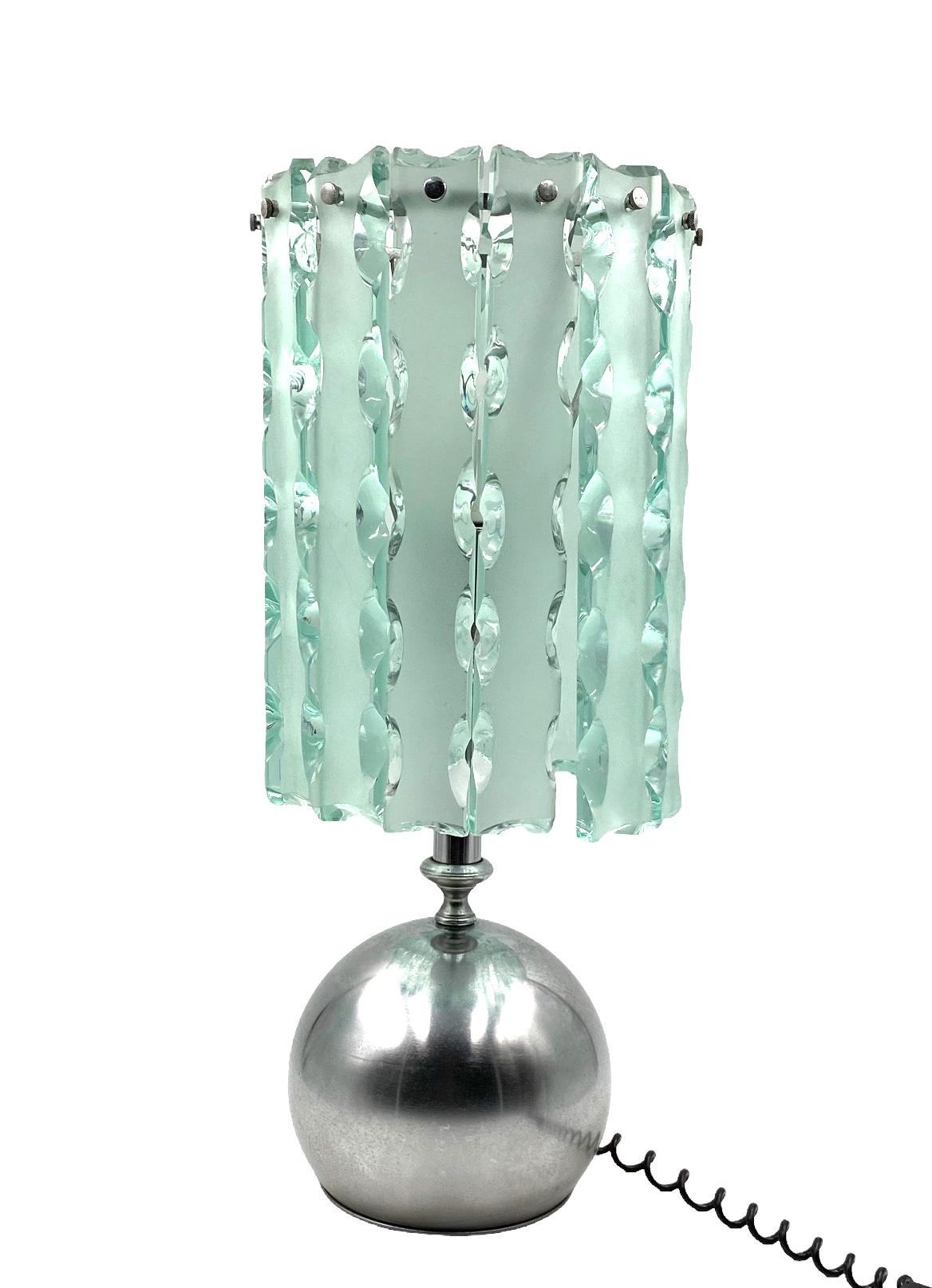 Max Ingrand, molded glass table lamp, Zero Quattro for Fontana Arte, Italy 1970 For Sale 4