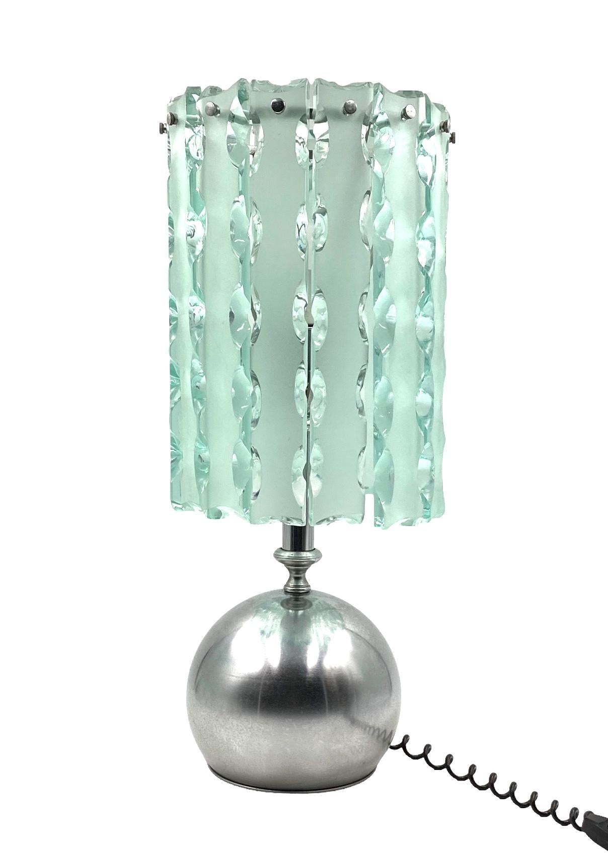 Max Ingrand, molded glass table lamp, Zero Quattro for Fontana Arte, Italy 1970 For Sale 7