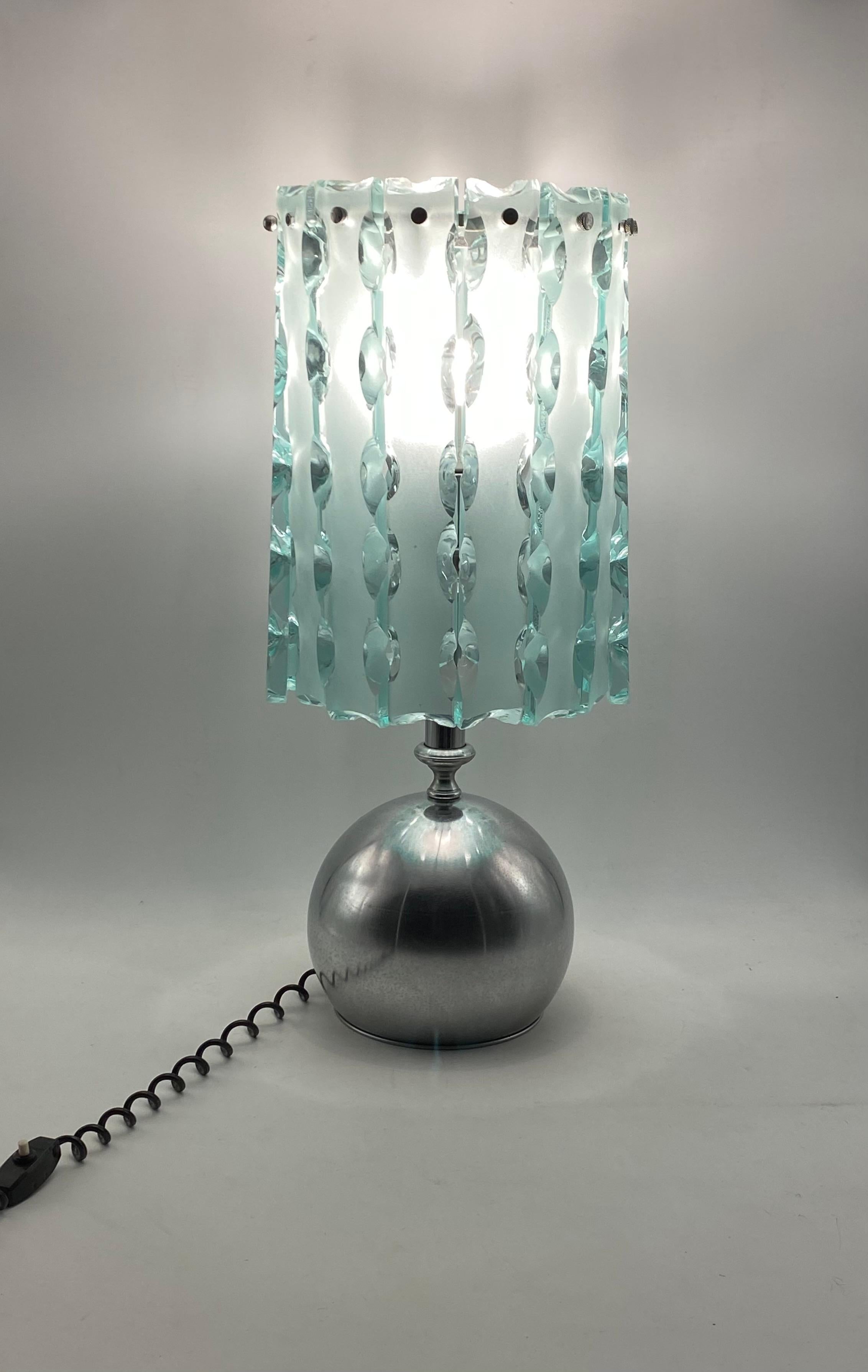 Max Ingrand, molded glass table lamp, Zero Quattro for Fontana Arte, Italy 1970 For Sale 11