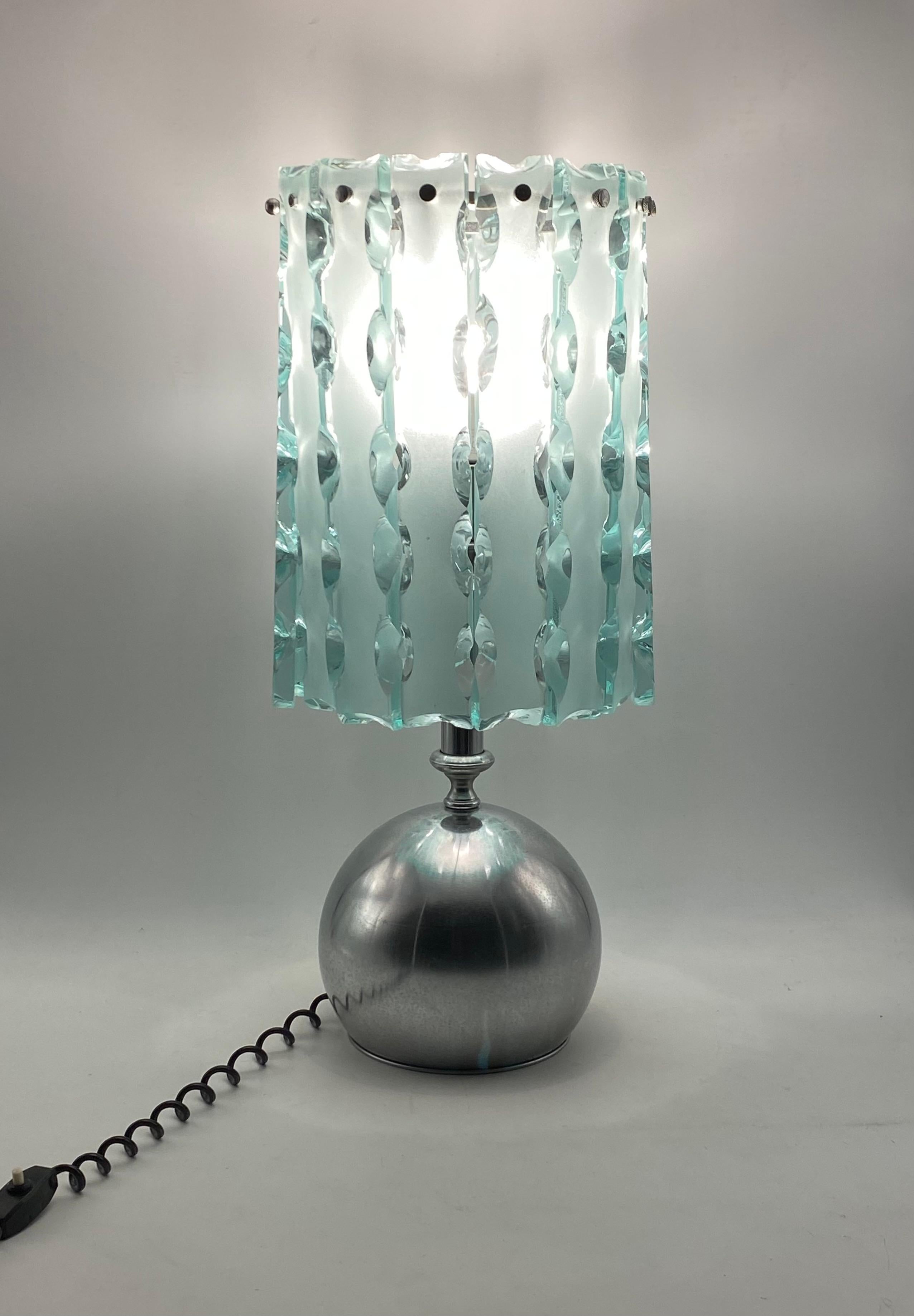 Max Ingrand, molded glass table lamp, Zero Quattro for Fontana Arte, Italy 1970 For Sale 12