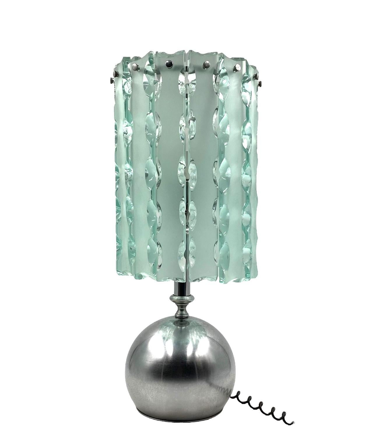 Max Ingrand, molded glass table lamp, Zero Quattro for Fontana Arte, Italy 1970 For Sale 2