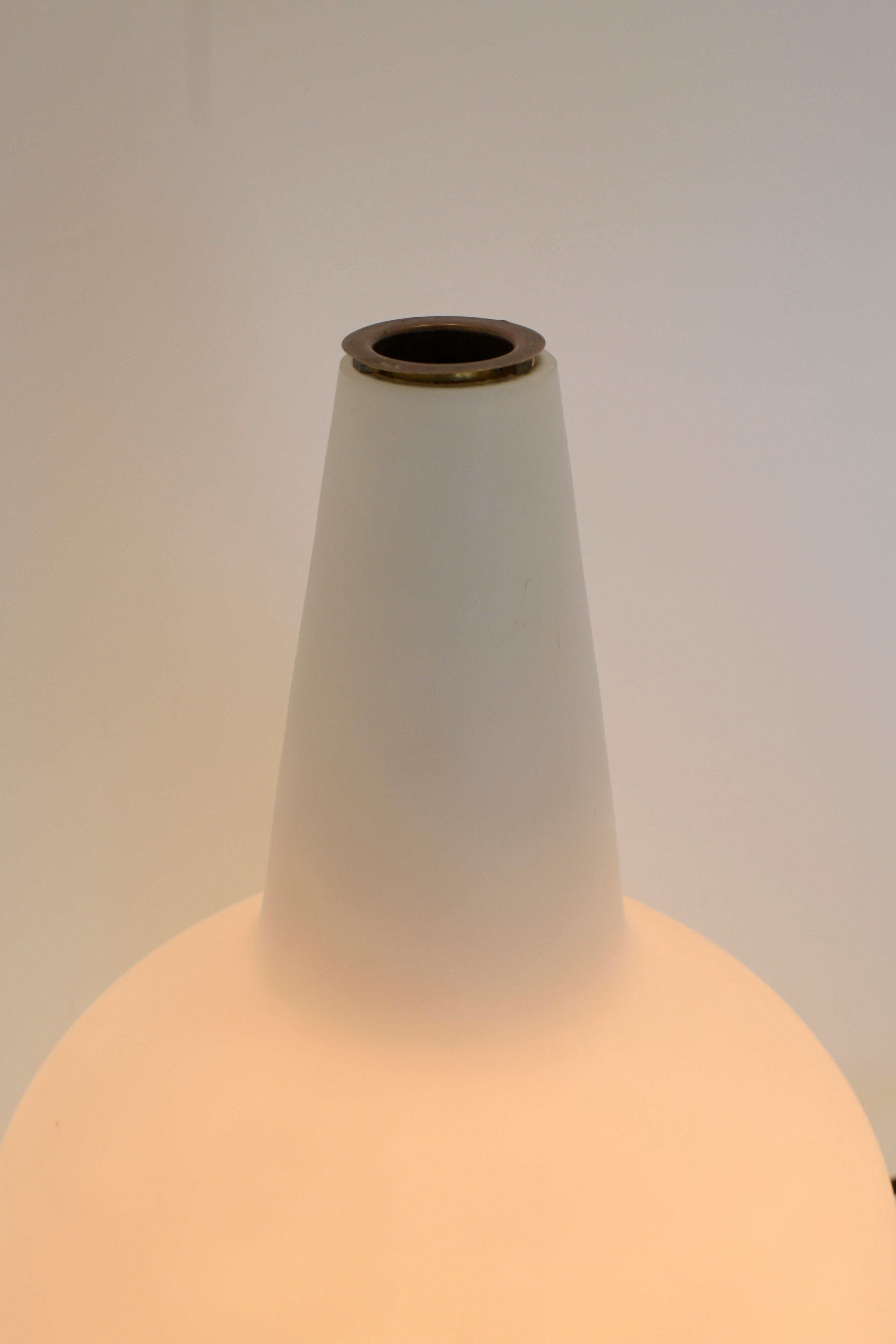 Max Ingrand OMAI Illuminated Vase for Fontana Arte  In Good Condition For Sale In Los Angeles, CA