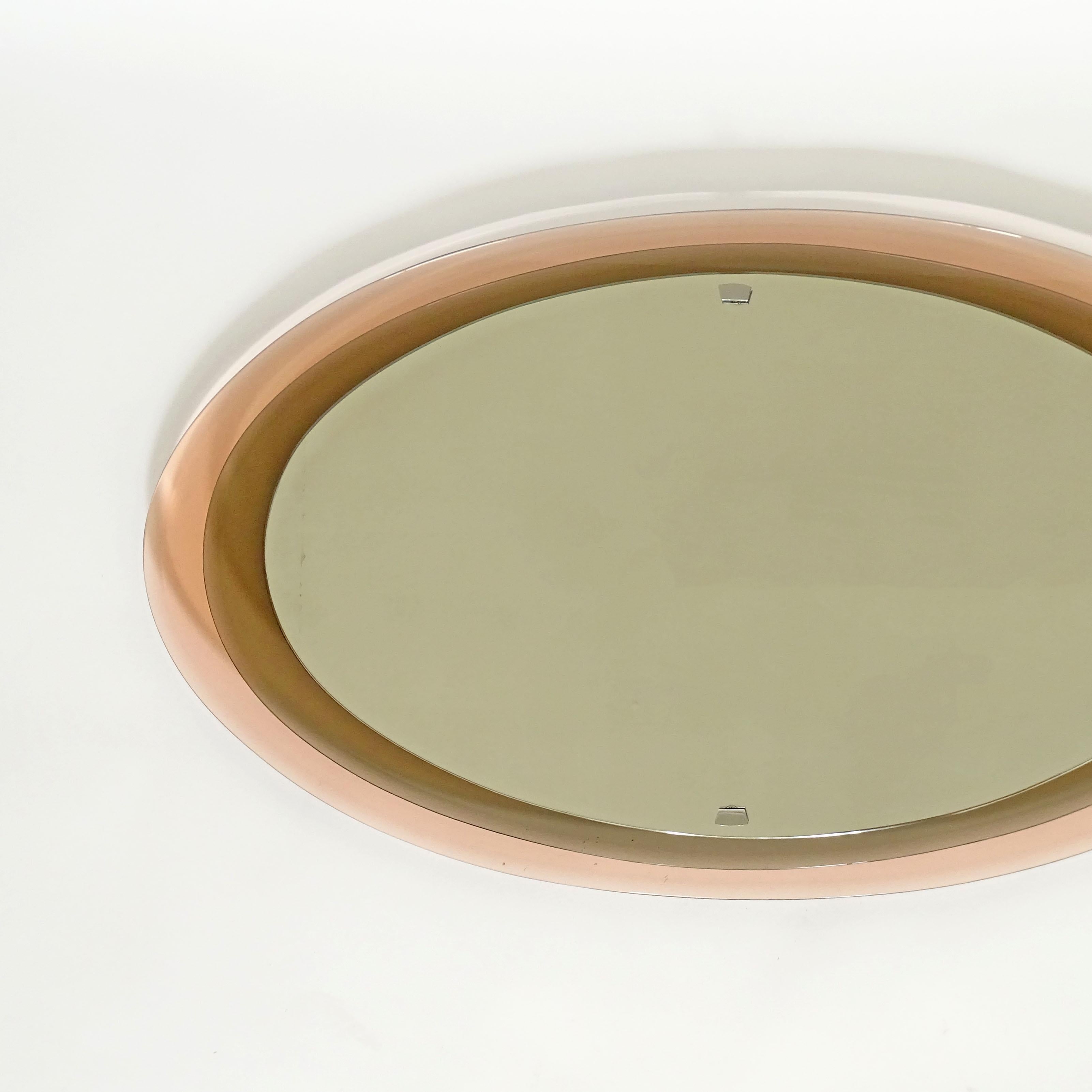 Specchio ovale con cornice in vetro grigio e pesca chiaro di Max Ingrand per Fontana Arte In condizioni ottime in vendita a Milan, IT