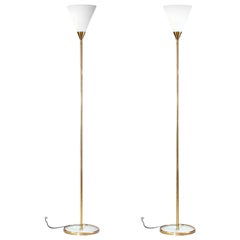 Max Ingrand Pair of Brass Floor Lamps Mod. 2003 for Fontana Arte, Milano, 1950s