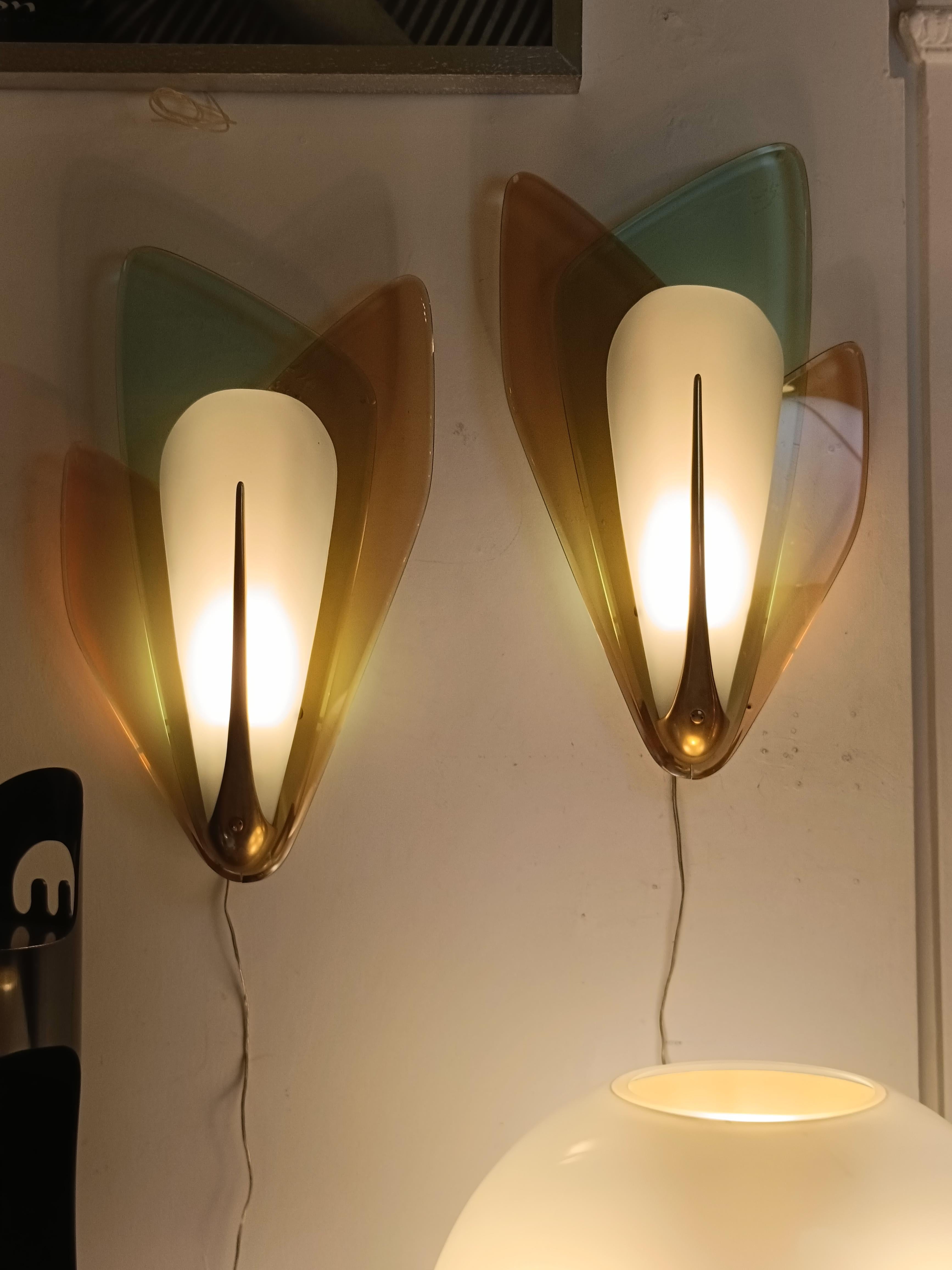 Max Ingrand para Fontana Arte Coppia di Lampade da Parete in Ottone e Vetro en venta 3