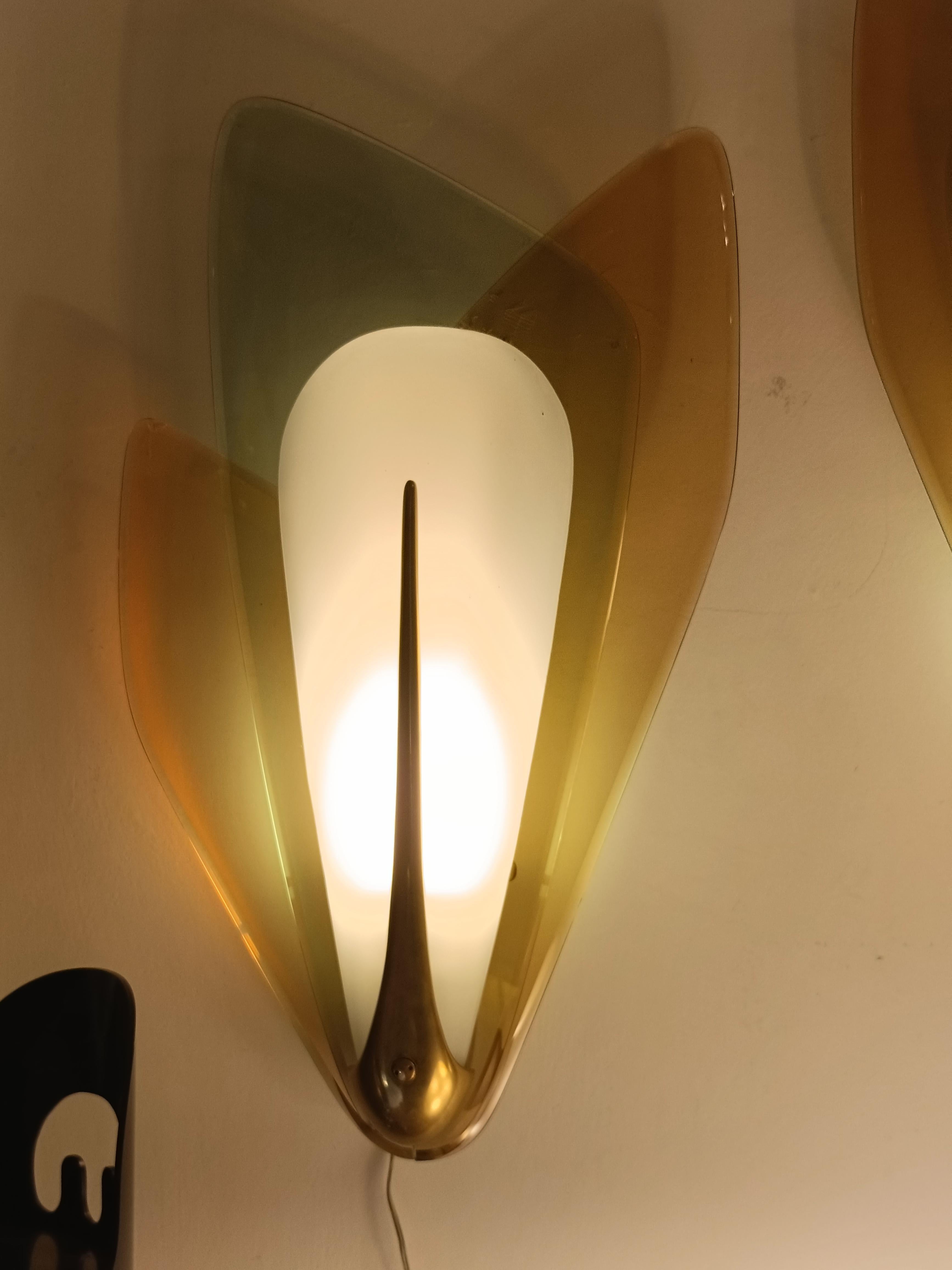 Max Ingrand para Fontana Arte Coppia di Lampade da Parete in Ottone e Vetro en venta 2