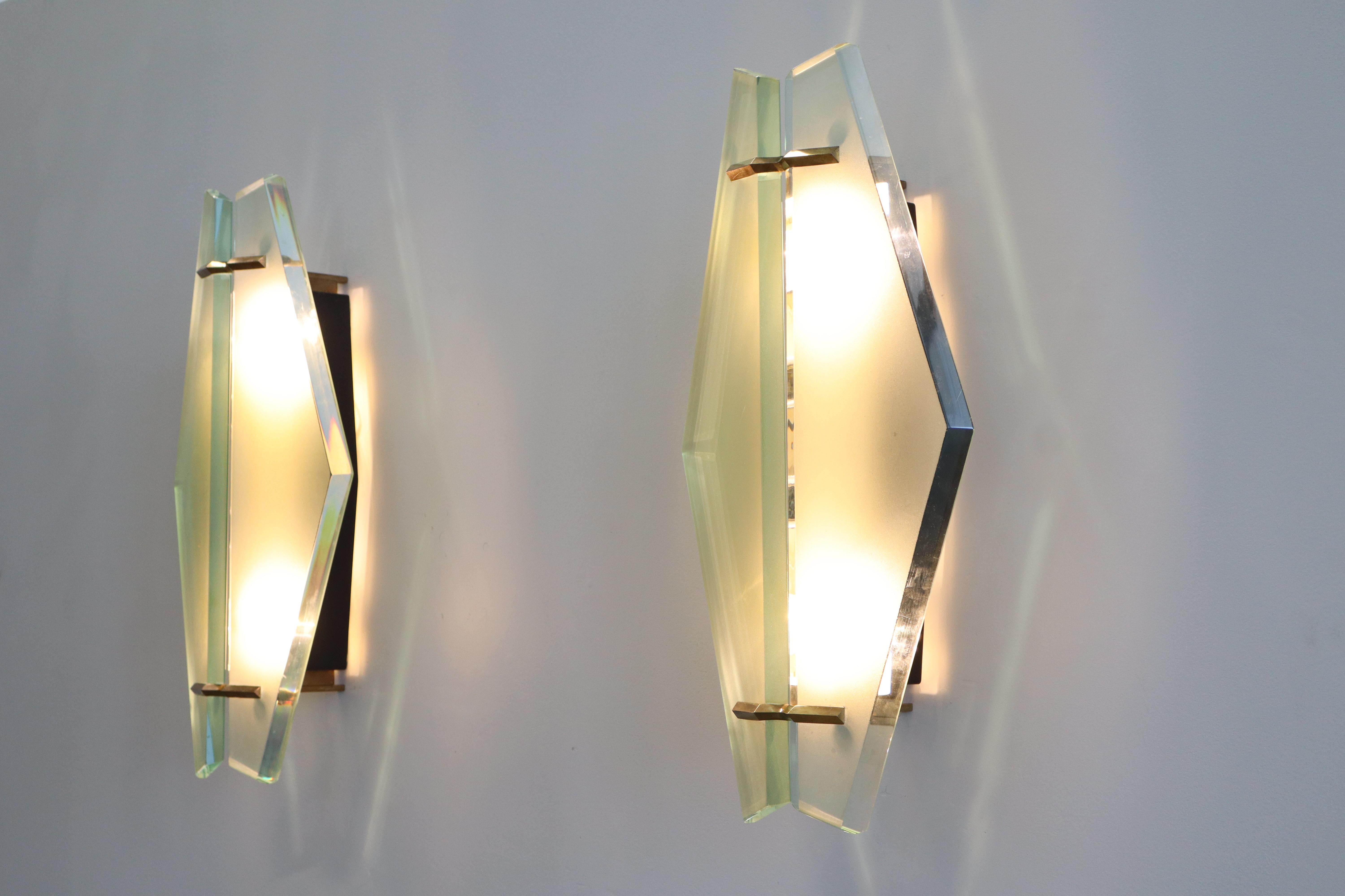 Mid-20th Century Max Ingrand per Fontana Arte Grande Coppia di appliques mod. 1943 For Sale