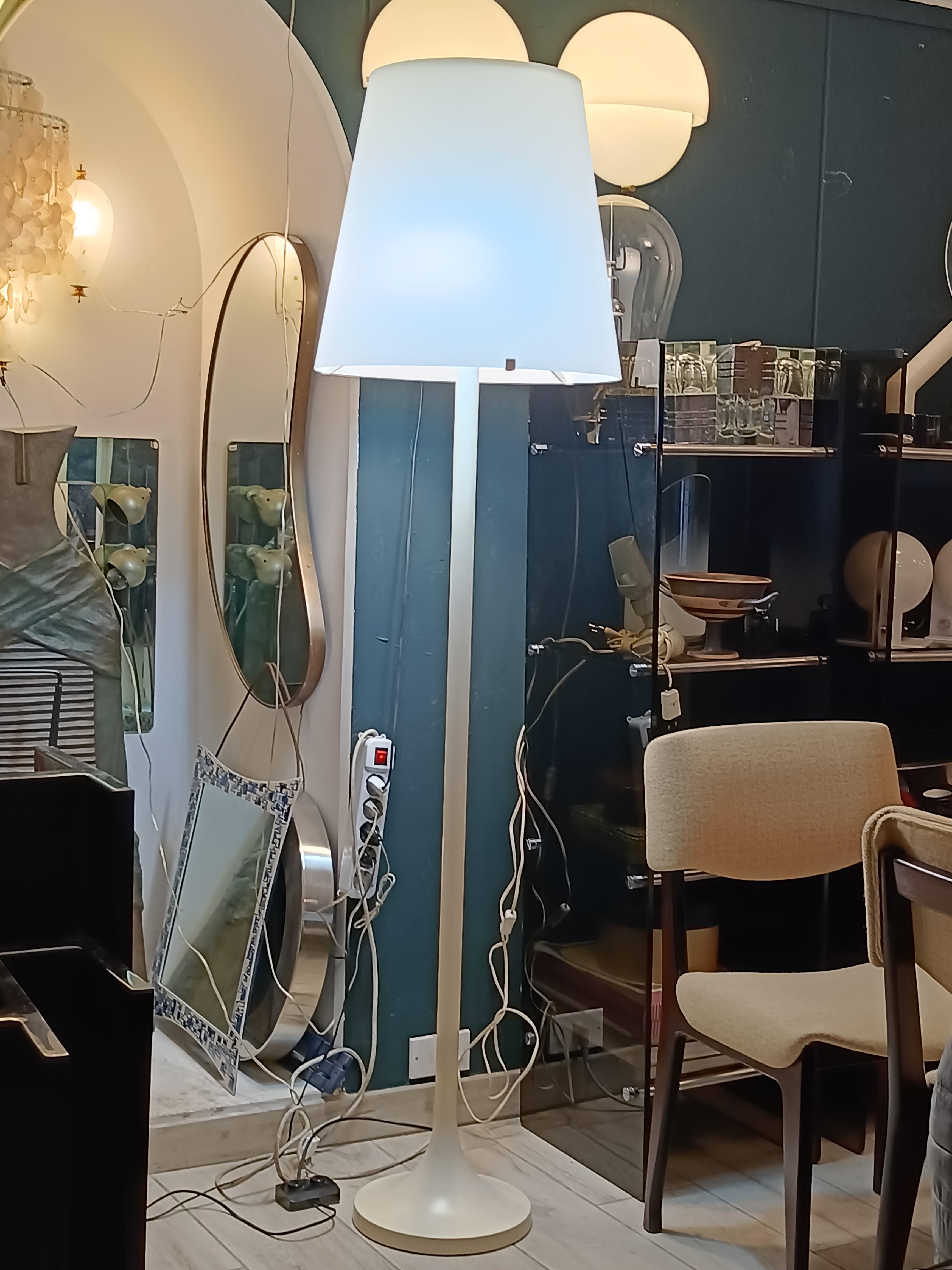 Milieu du XXe siècle Max Ingrand per Fontana Arte Lampada da Terra Mod.2482, Italia 1960s en vente