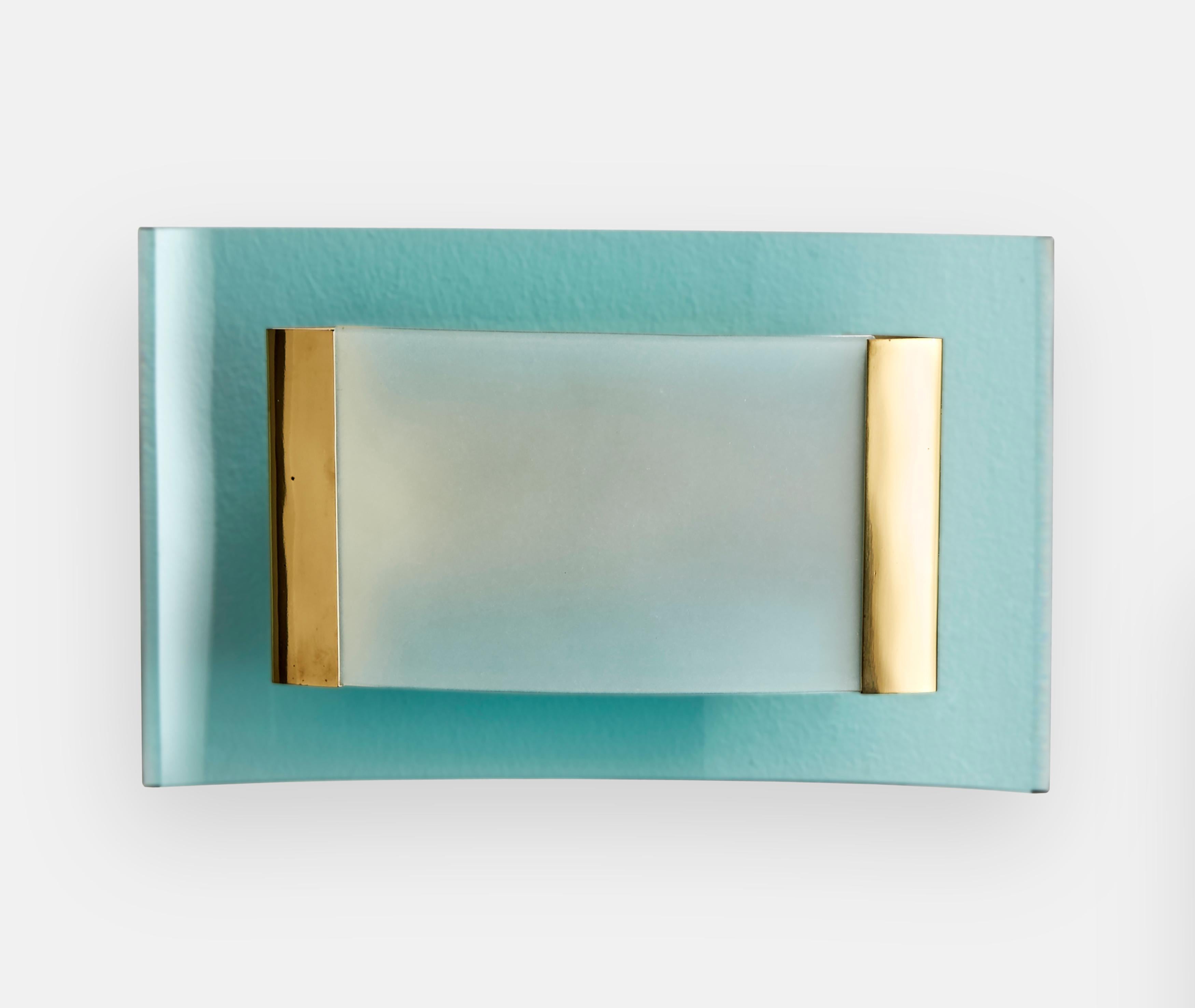 Mid-Century Modern Max Ingrand Paire rare d'appliques modernistes Modèle 2213 en verre et laiton en vente