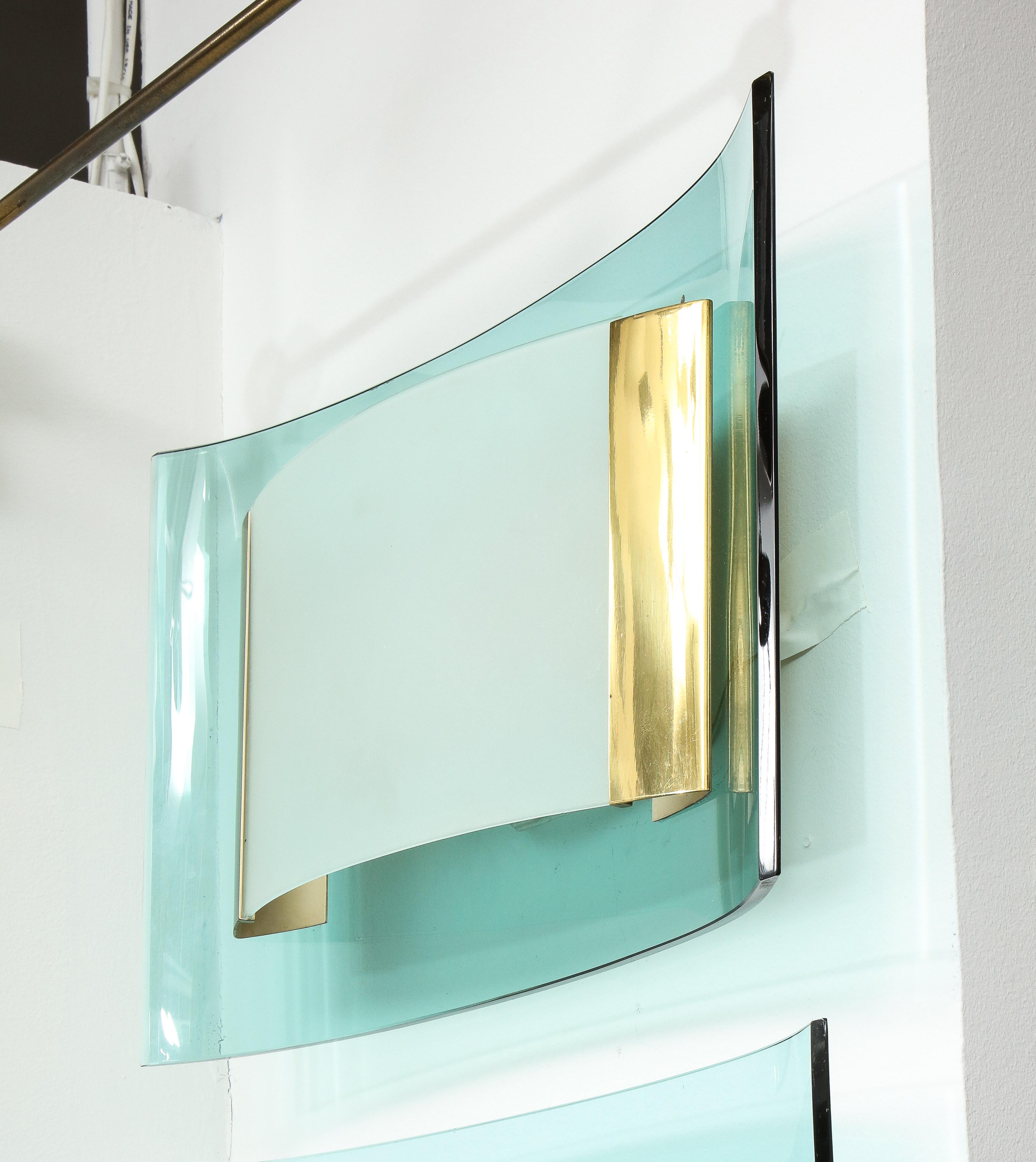 Mid-20th Century Max Ingrand Rare Pair of Modernist Sconces Model 2213 in Glass and Brass For Sale