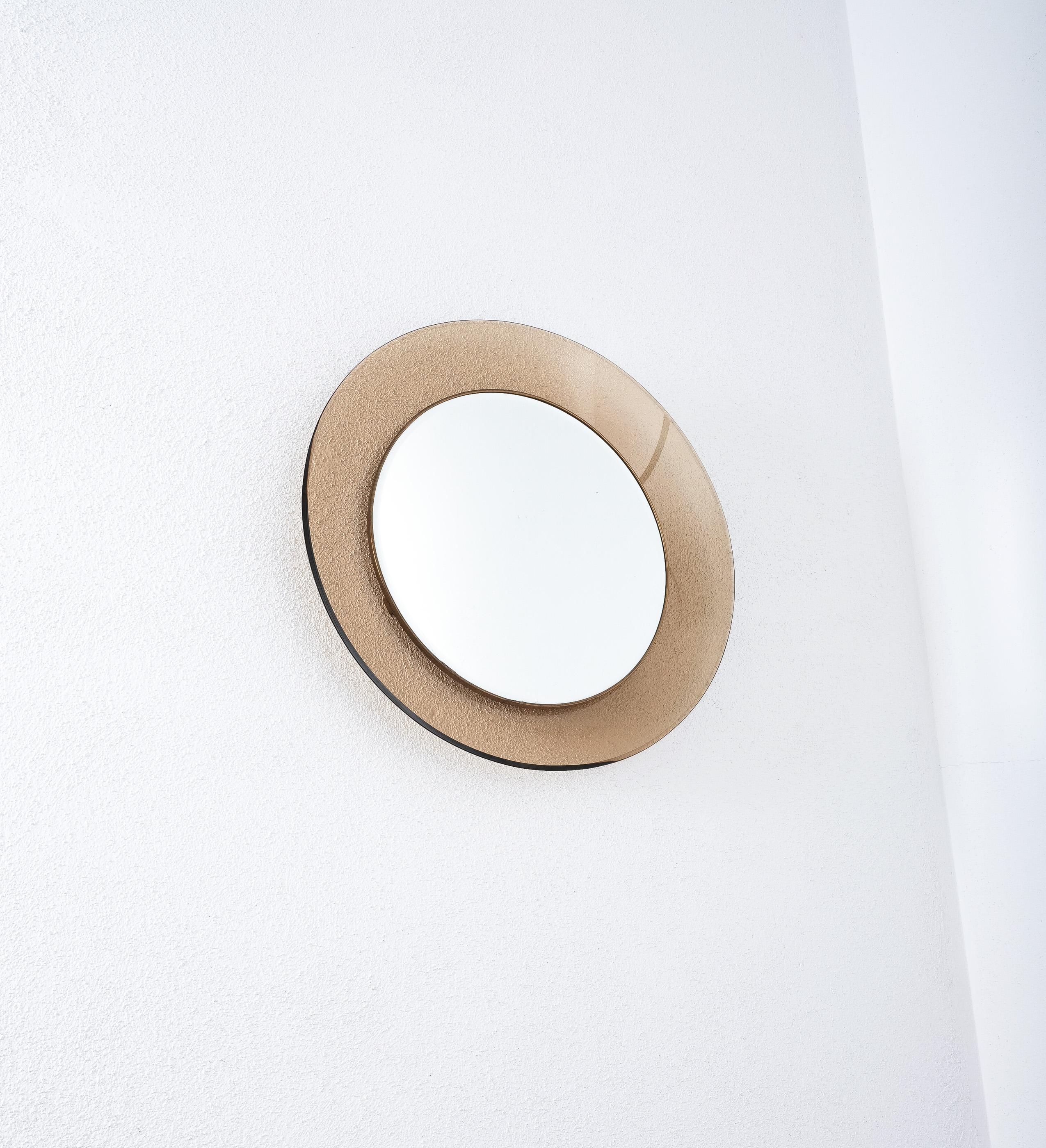 Mid-Century Modern Max Ingrand Miroir rond orange fumé Fontana Arte Modèle 1699, Italie Circa 1958 en vente
