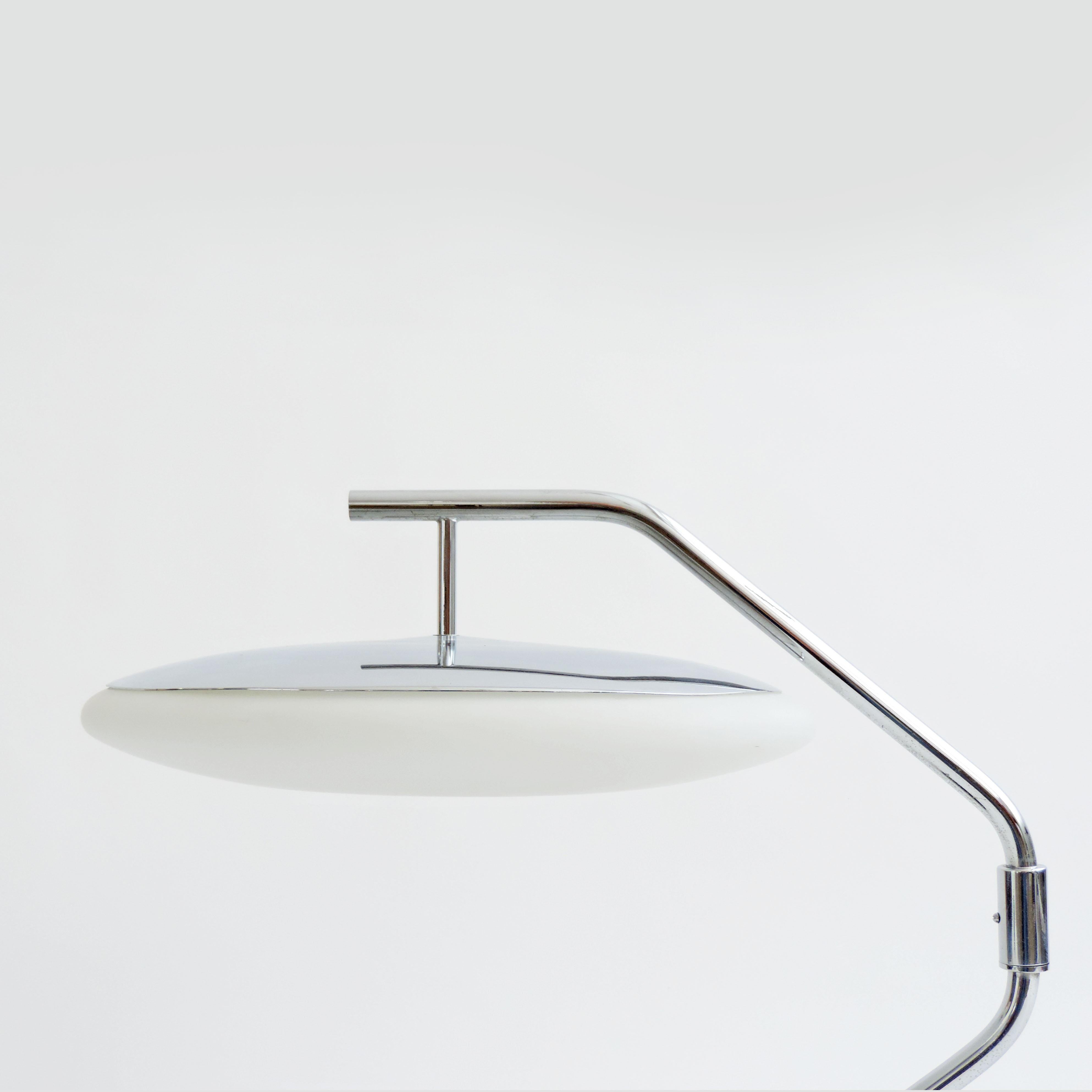 Max Ingrand Table Lamp Mod. 2488 for Fontana Arte, Italy, 1970s For Sale 3