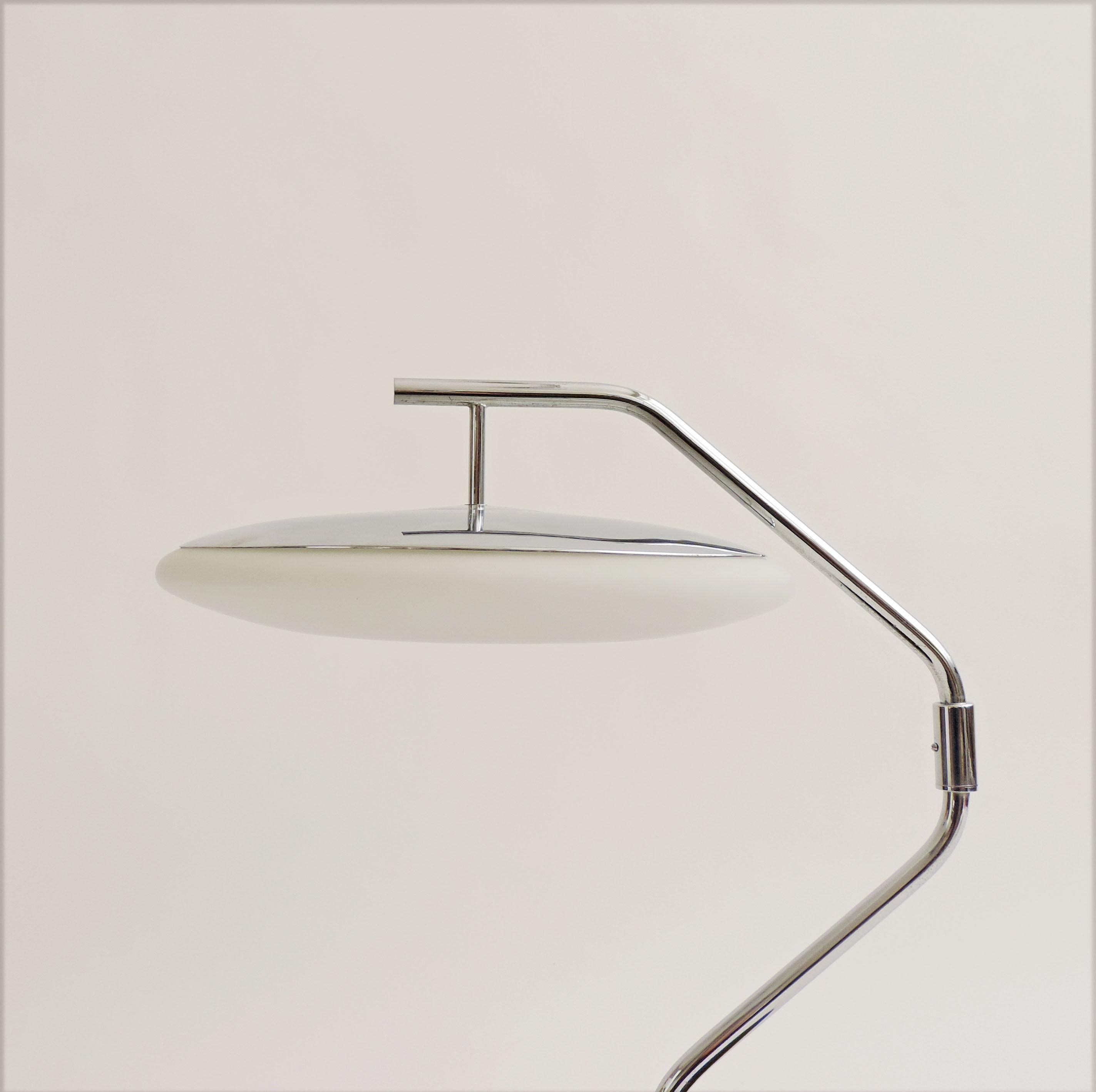 Metallo Lampada da tavolo Max Ingrand Mod. 2488 per Fontana Arte, Italia, anni '70 in vendita