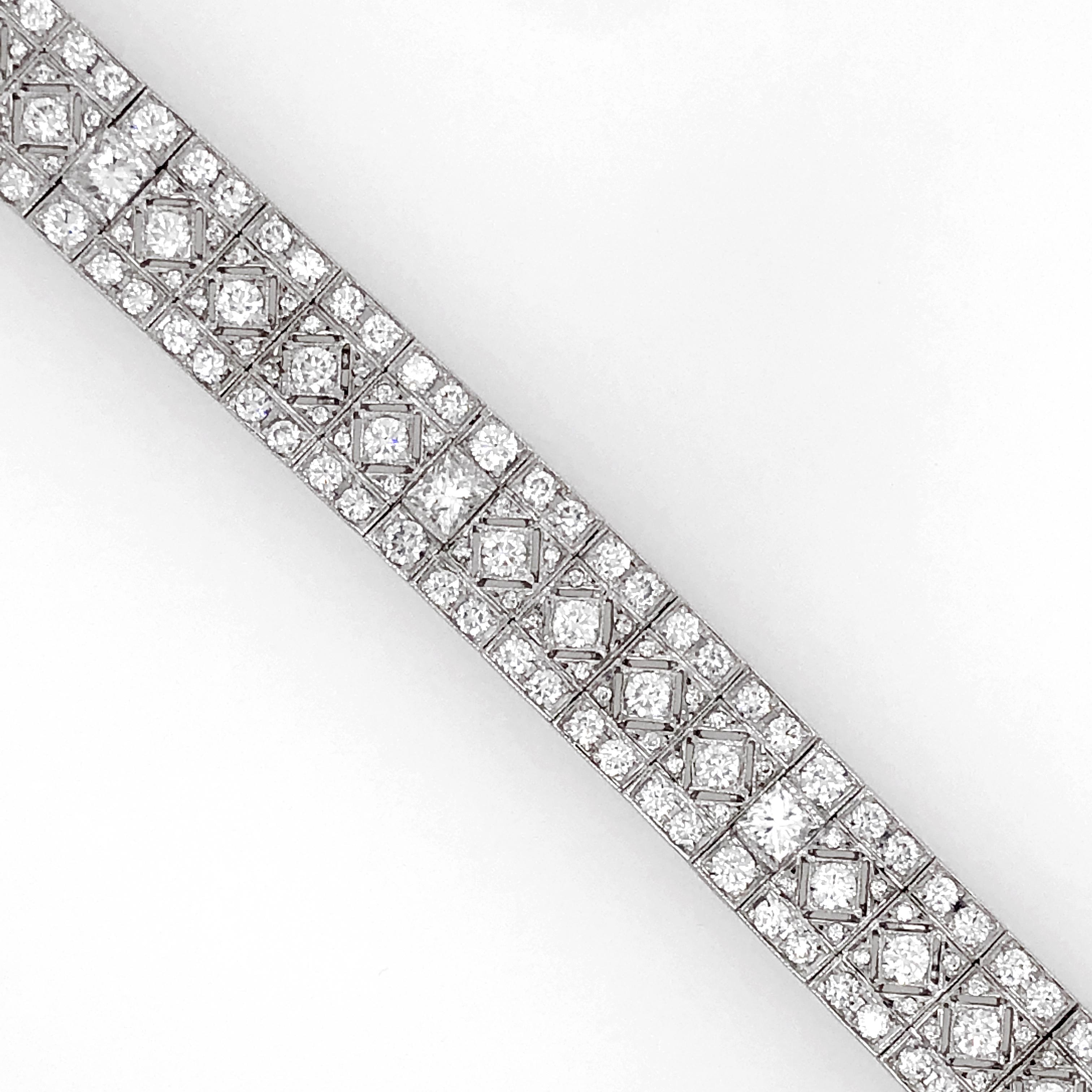 Contemporary Retro Inspired Round Natural Diamonds 10.63 Carat Platinum Bracelet For Sale