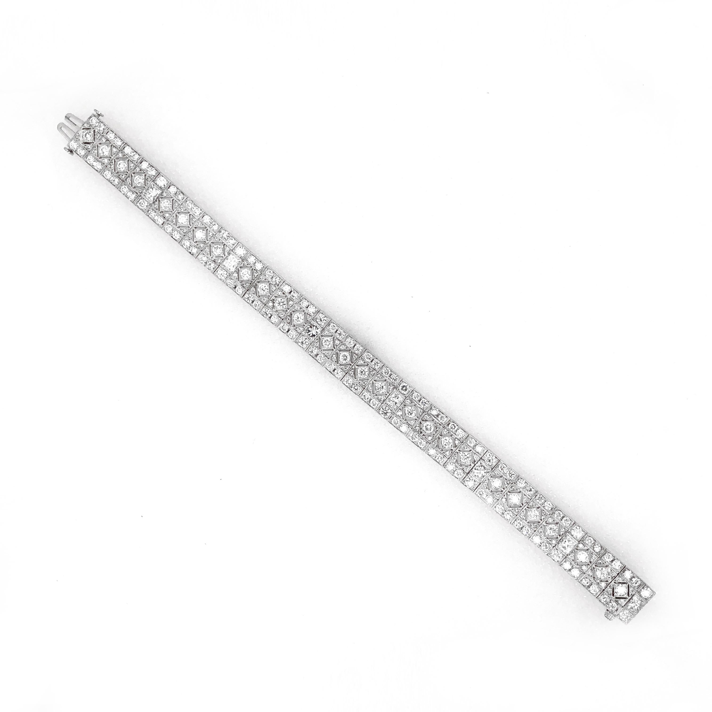 Radiant Cut Retro Inspired Round Natural Diamonds 10.63 Carat Platinum Bracelet For Sale