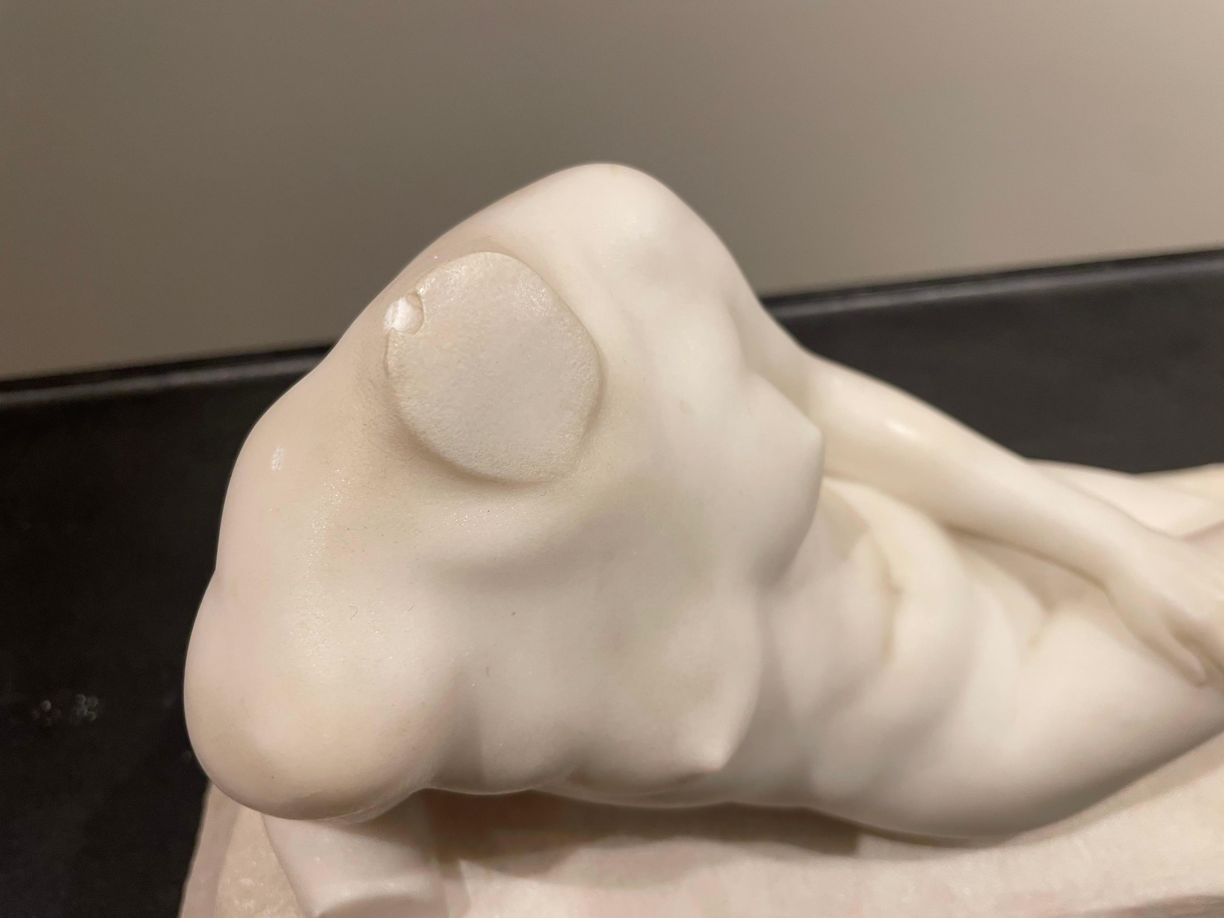 Scultura in marmo di nudo femminile reclinato del XX secolo, artista della scuola di Cleveland in vendita 4