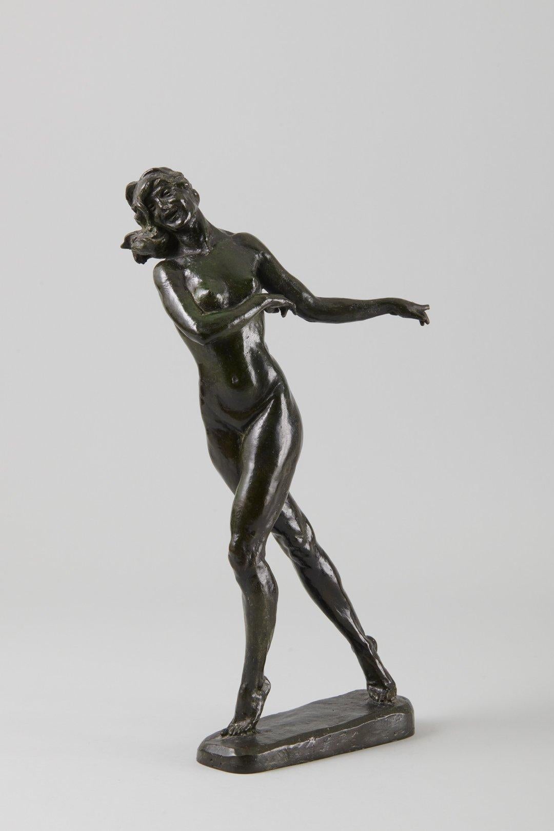 Max Kalish (américain, 1891-1945)
Nu marchant, 1930
Bronze
Signé et daté sur la base
17 x 9 x 4 pouces

Né en Pologne le 1er mars 1891, le sculpteur figuratif Max Kalish est arrivé aux États-Unis en 1894, sa famille s'installant dans l'Ohio. Jeune