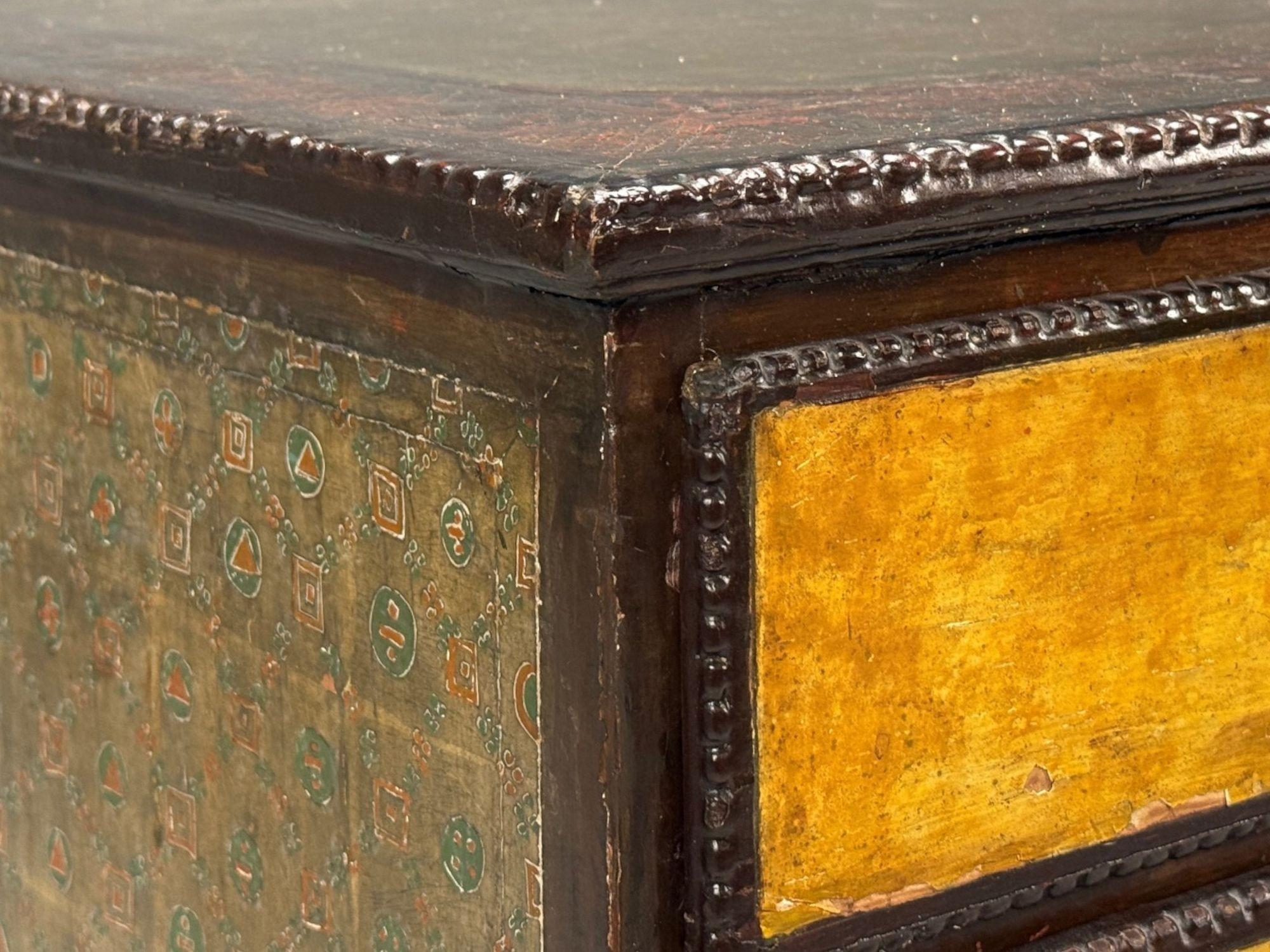 Foglia d’argento Max Kuehne, Commode in foglia d'argento, legno dipinto, raro, USA, anni '50 in vendita